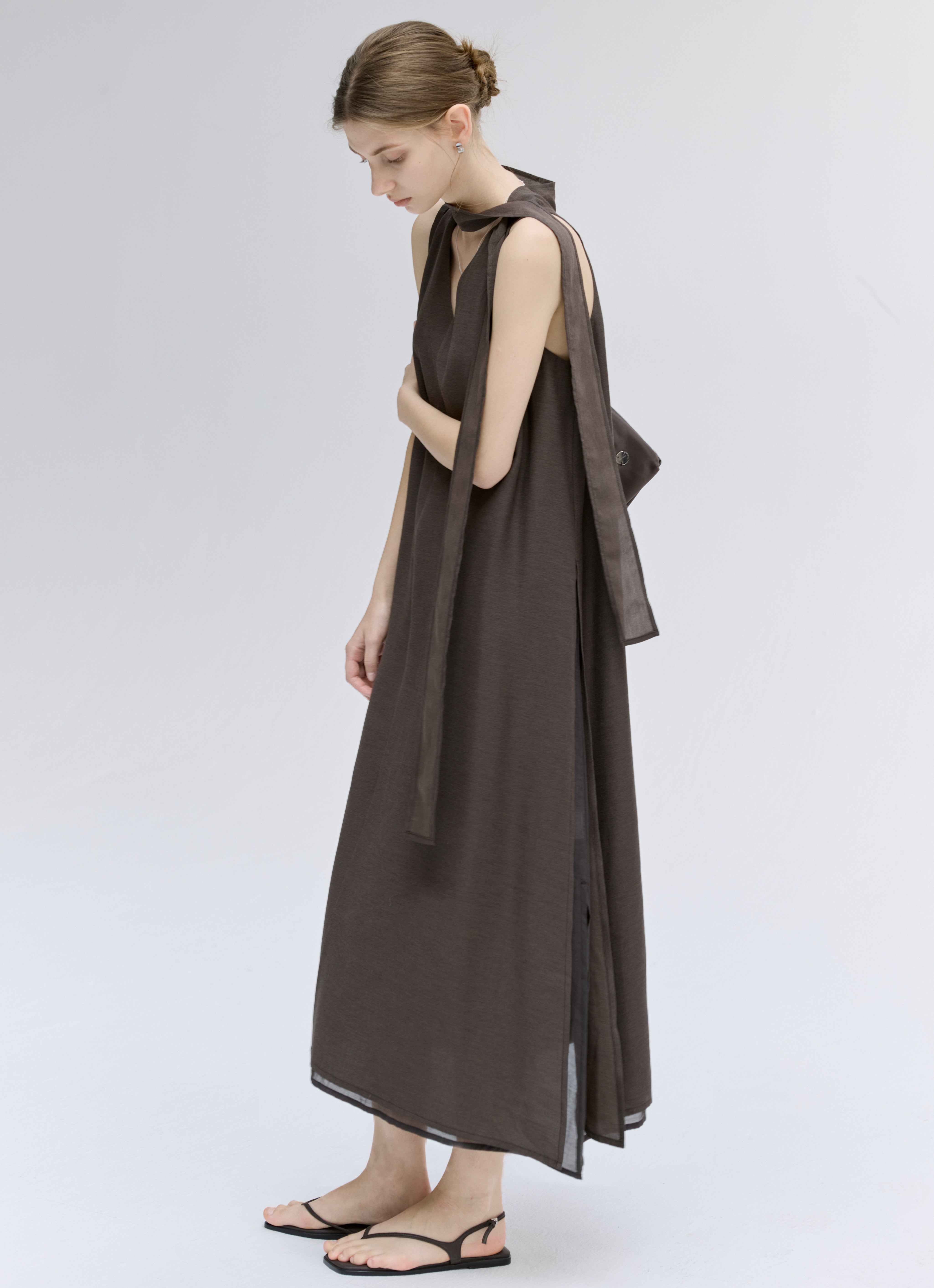 HALTER NECK FLARE DRESS / ホルターネックフレアワンピース