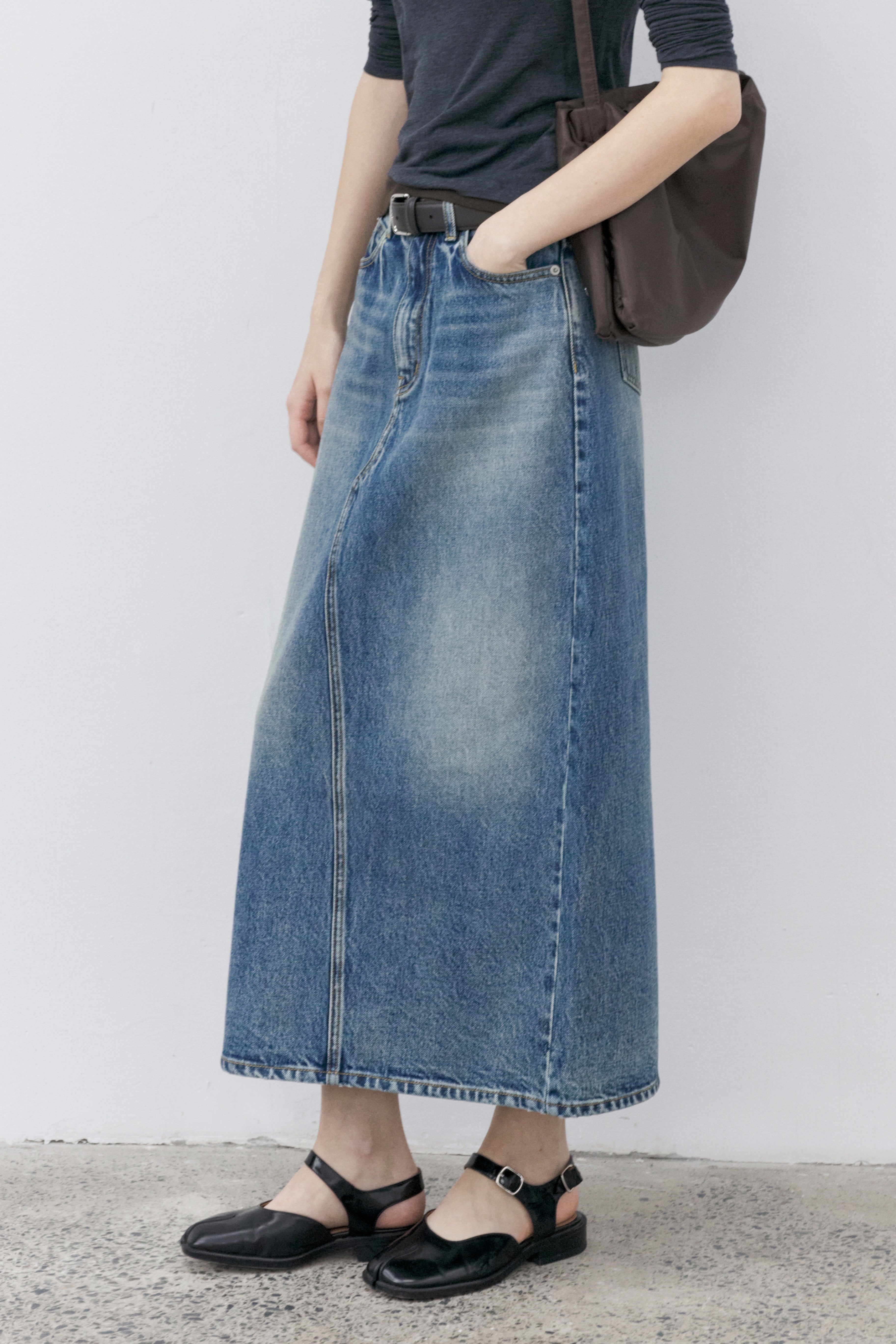 BASIC SLIT DENIM SKIRT
