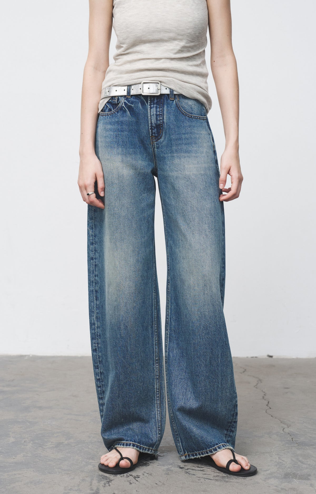 FADED BASIC STRAIGHT JEANS