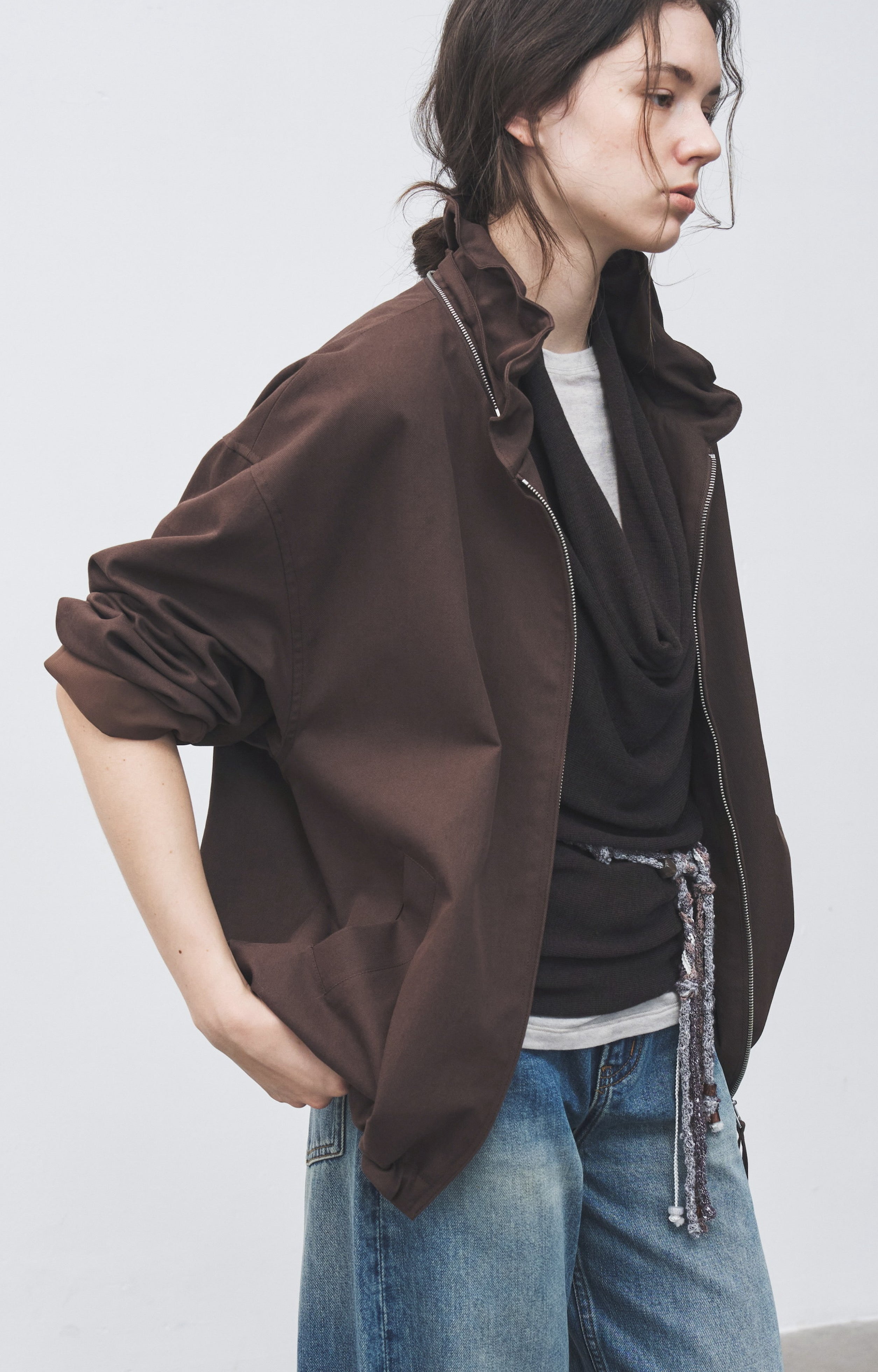 LACE COLLAR HOODED BLOUSON / 레이스 컬러 후드 블루존