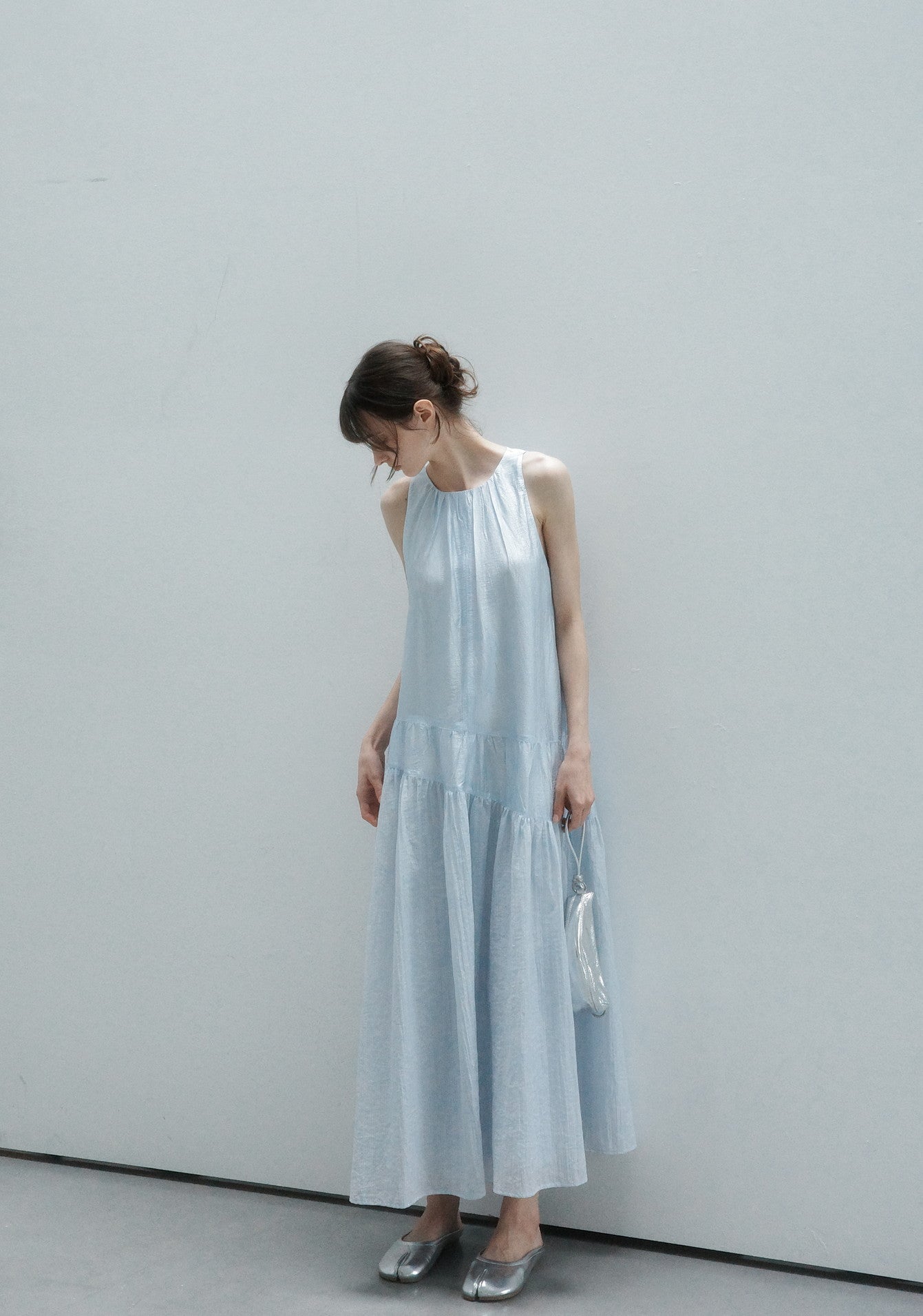 BACK RIBBON SMOOTH DRESS
