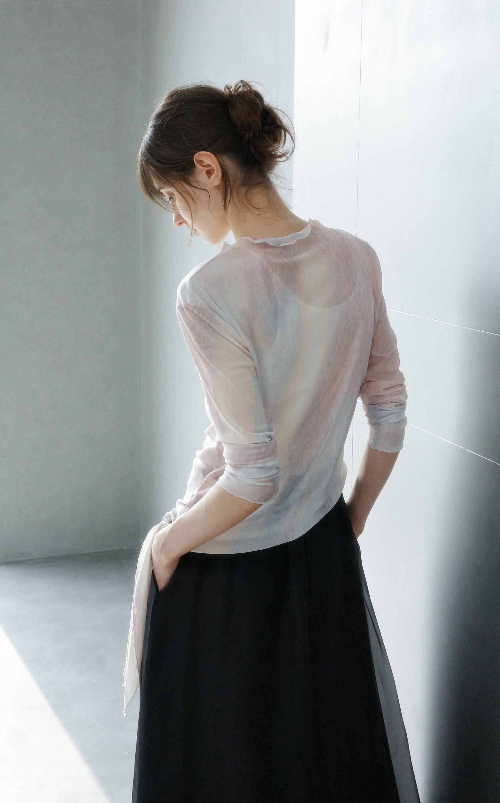 GLOW TIE SHEER TOP