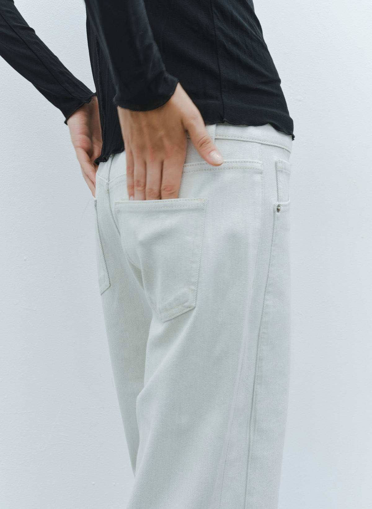 WASHED WHITE FLARE JEANS