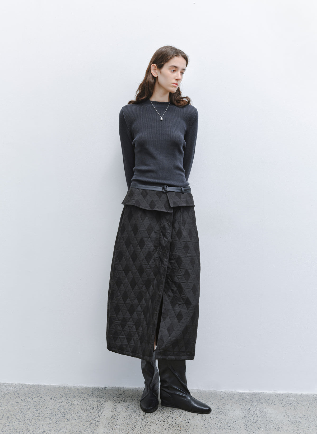 DIAMOND QUILTING SLIT SKIRT