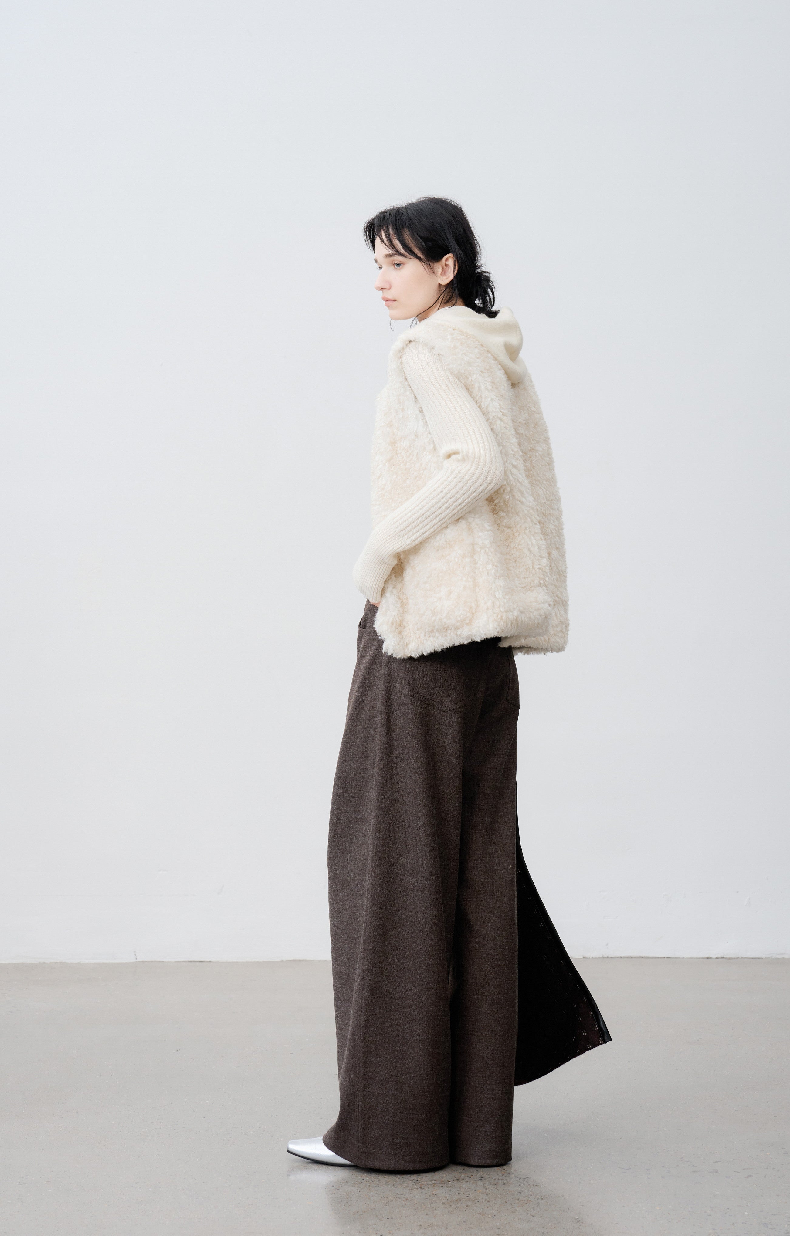 REVERSIBLE SOFT BOA VEST / 리버시블 소프트 보아 베스트