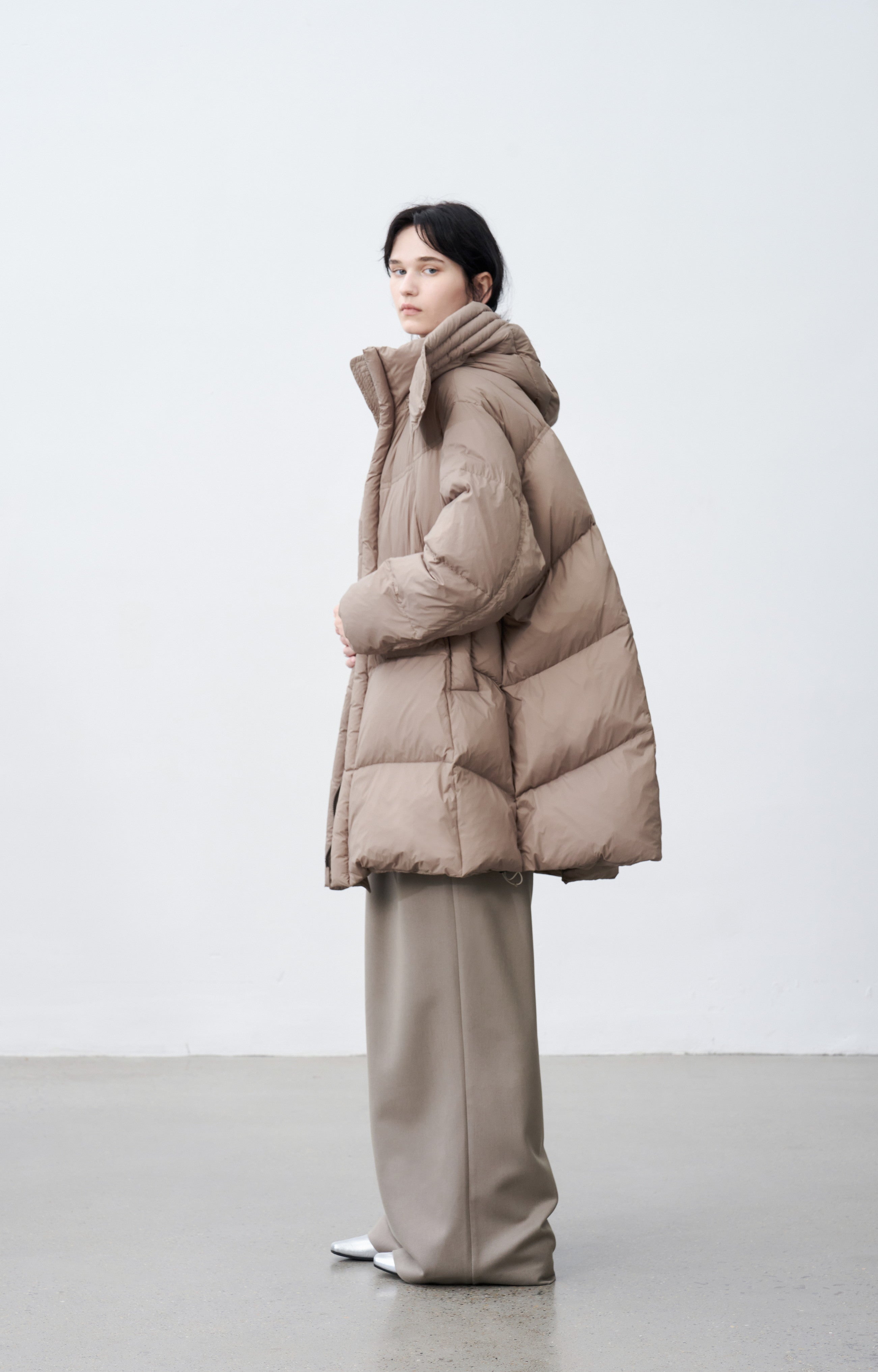 HOODED VOLUME MIDI DOWN