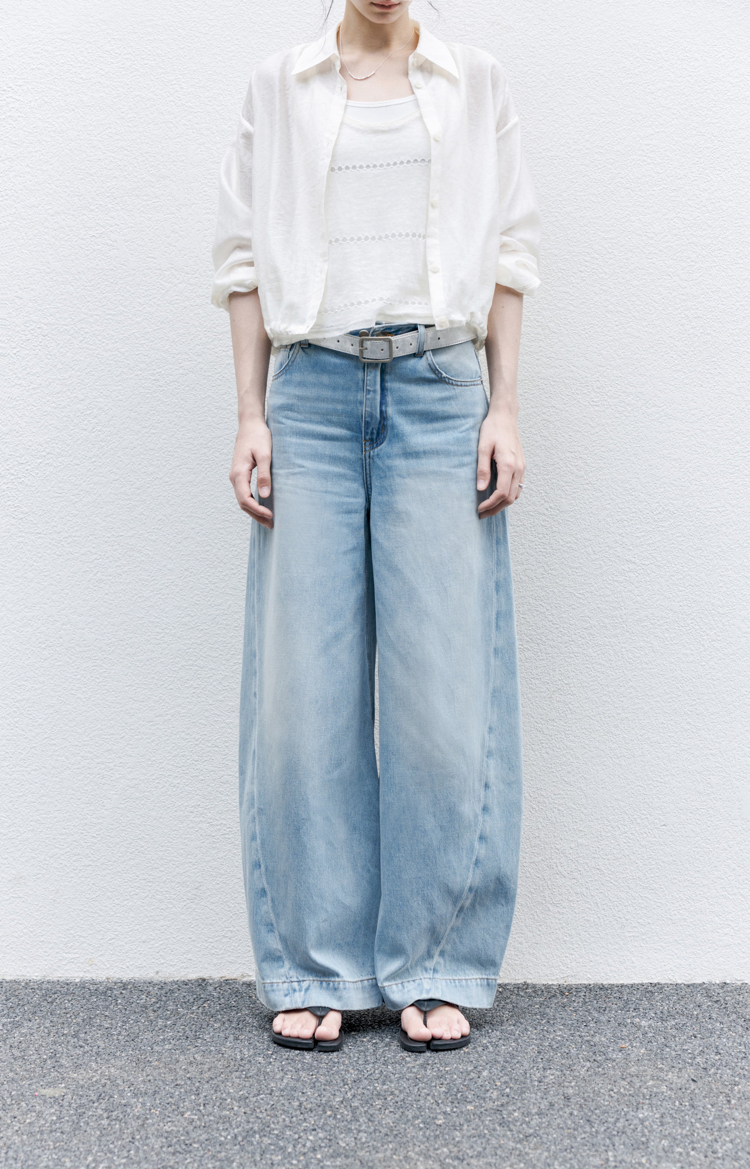 WASHED BLUE WIDE JEANS / 워시드 블루 와이드 청바지
