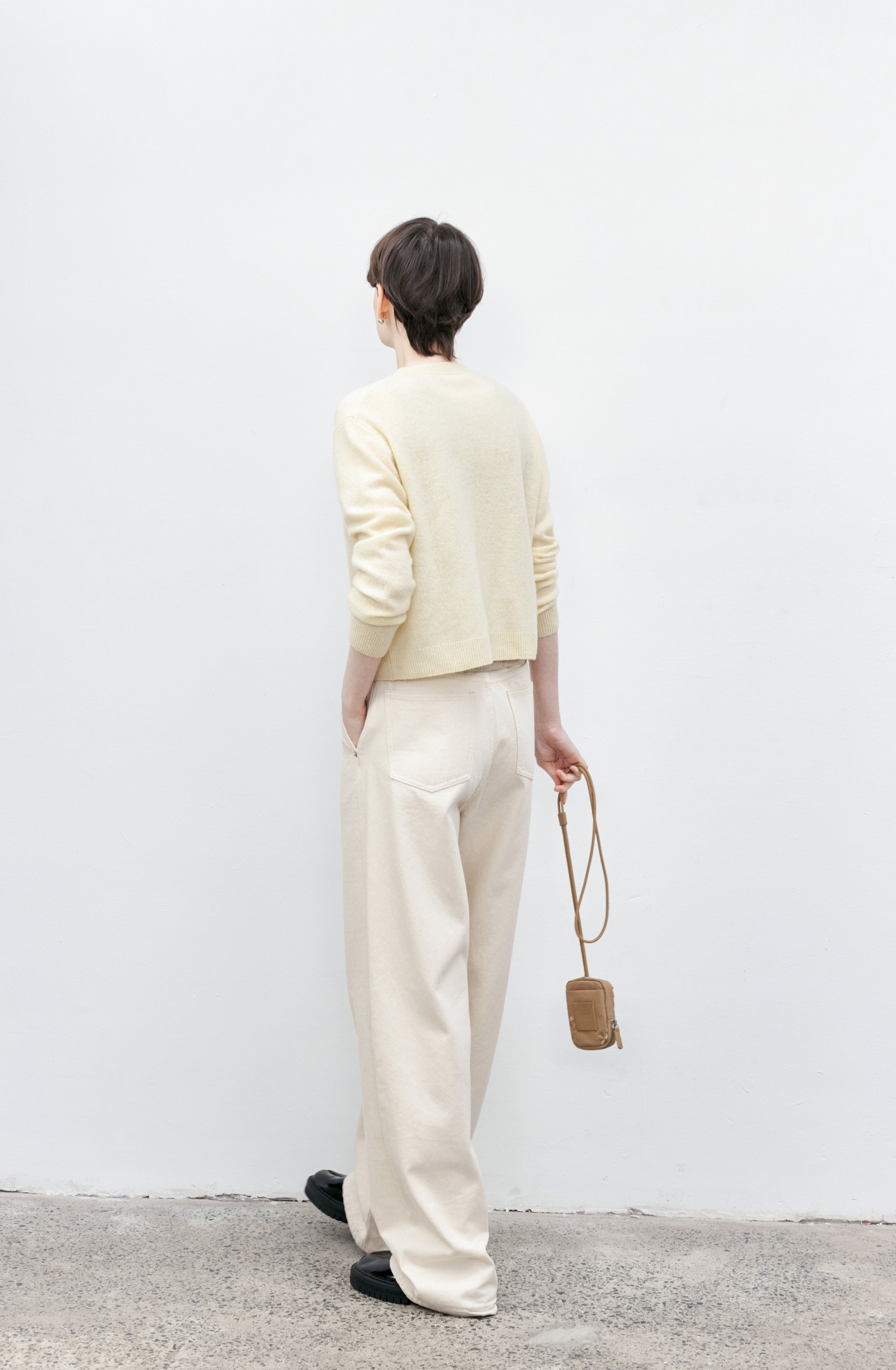 BASIC STRAIGHT WHITE JEANS