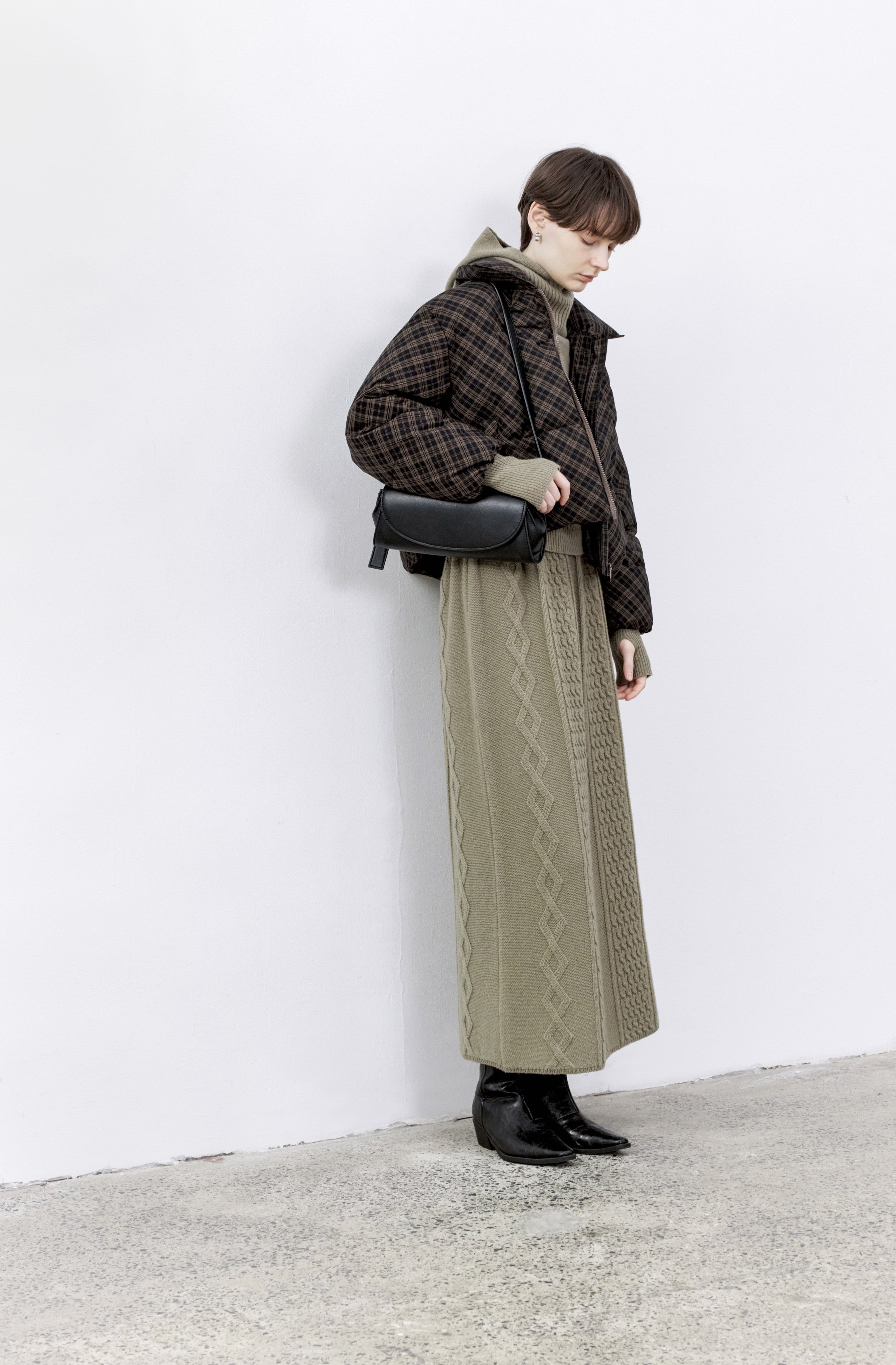 DARK PLAID LAPEL DOWN