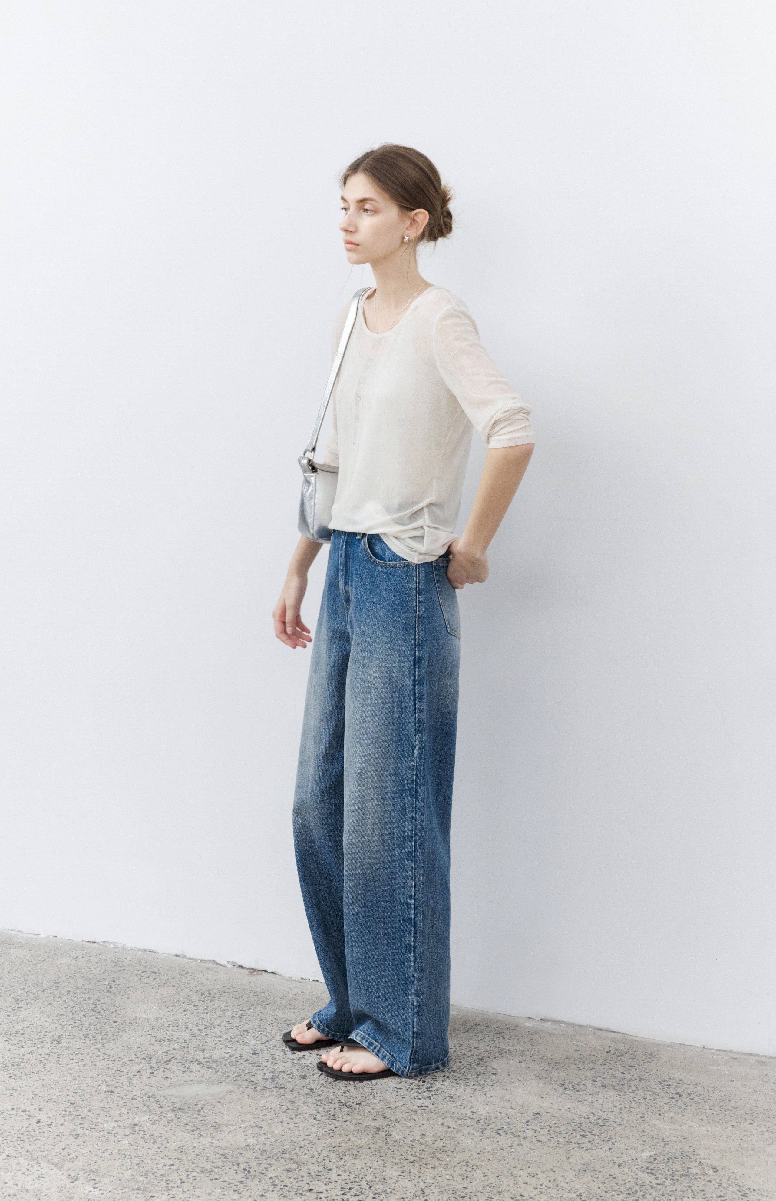 BASIC STRAIGHT JEANS