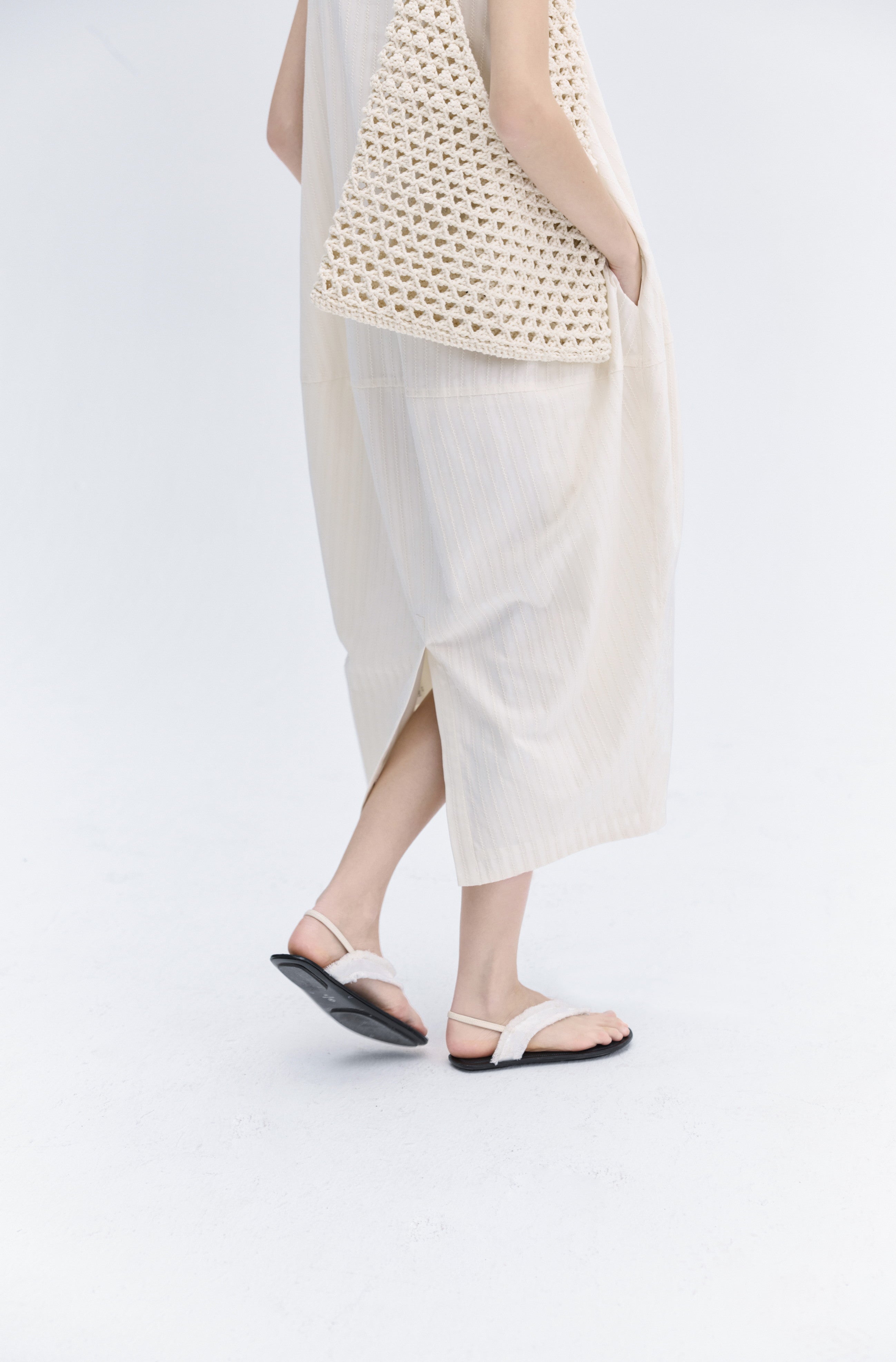 BACK SLIT BALLOON DRESS / 백 슬릿 풍선 원피스