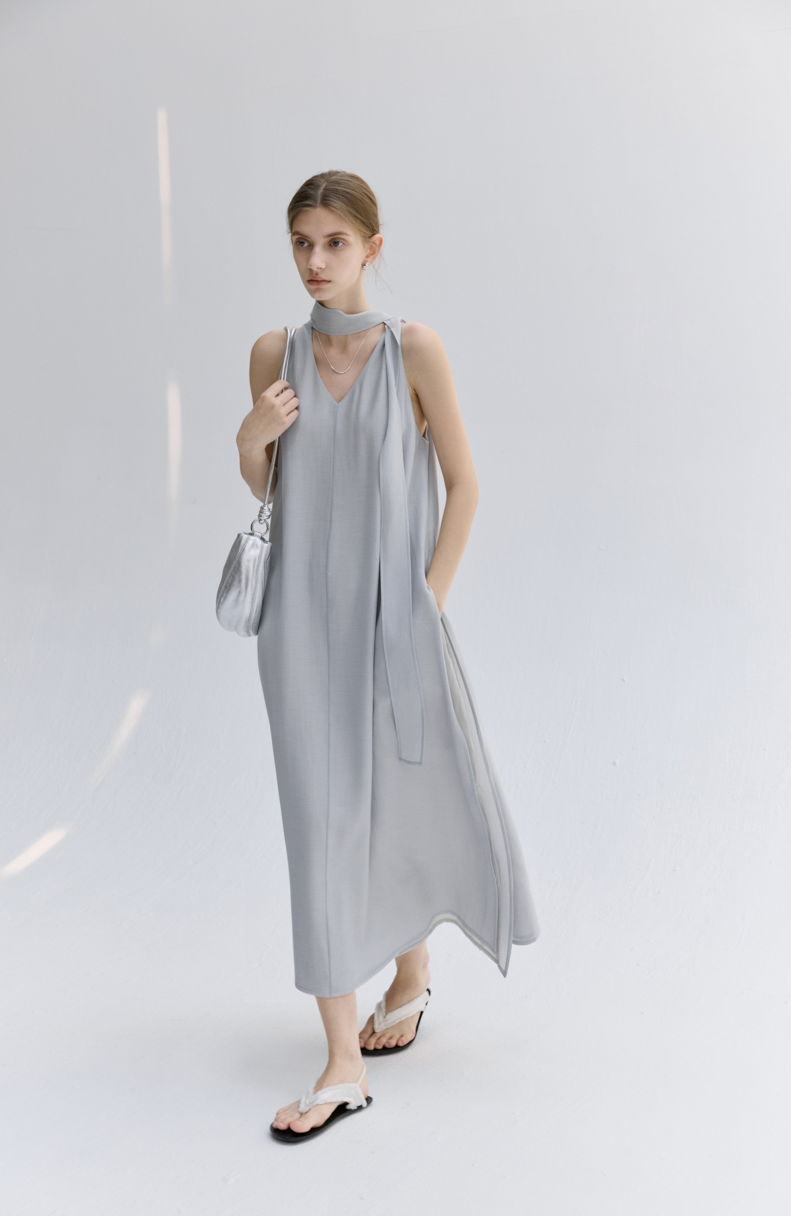 HALTER NECK FLARE DRESS / ホルターネックフレアワンピース