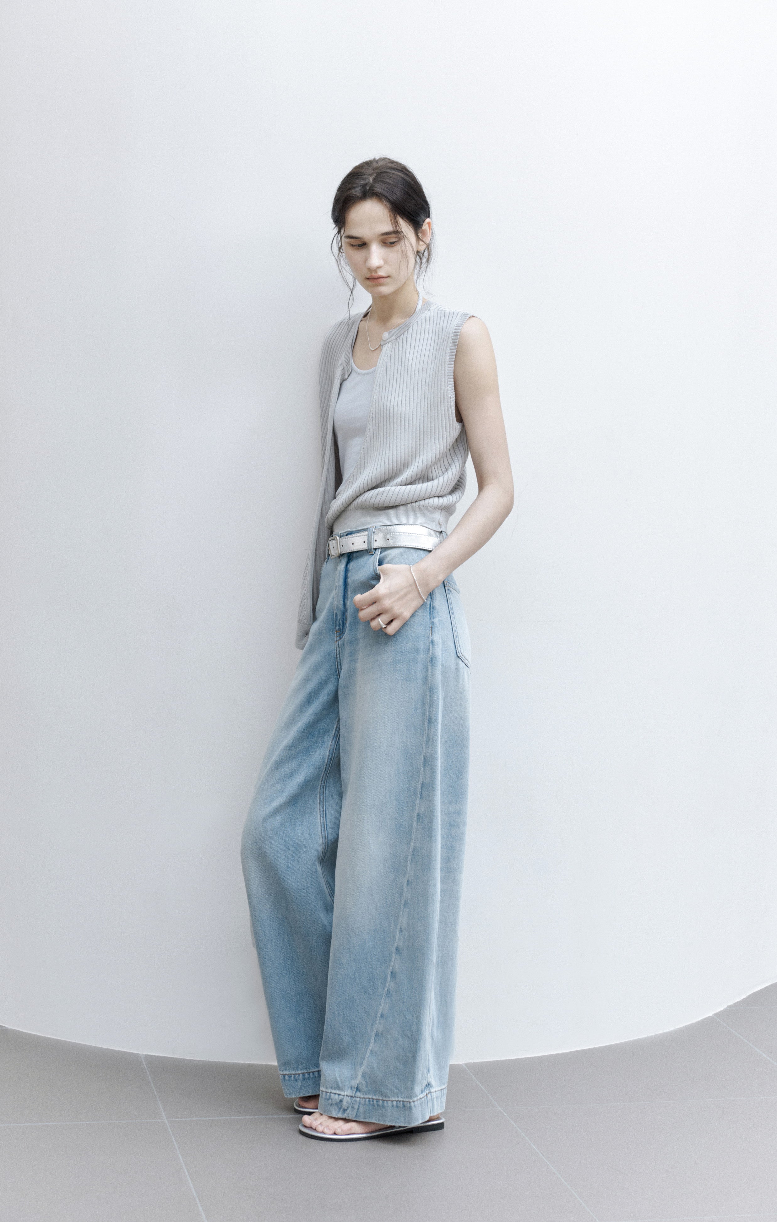 WASHED BLUE WIDE JEANS / 워시드 블루 와이드 청바지