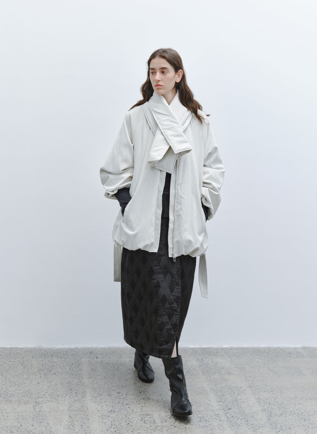 DIAMOND QUILTING SLIT SKIRT