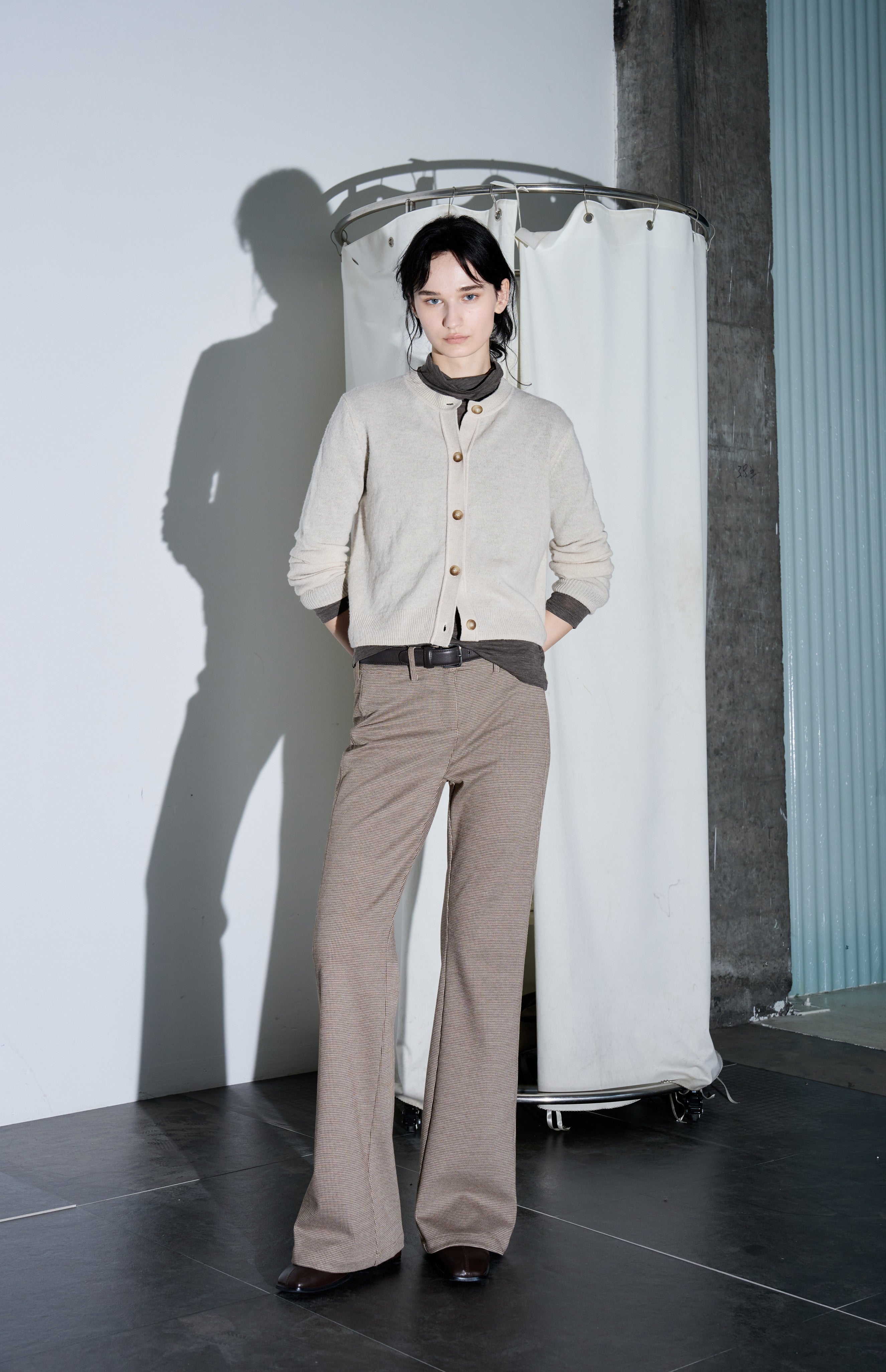 HOUNDSTOOTH FLARE PANTS / Houndstooth pattern flare pants