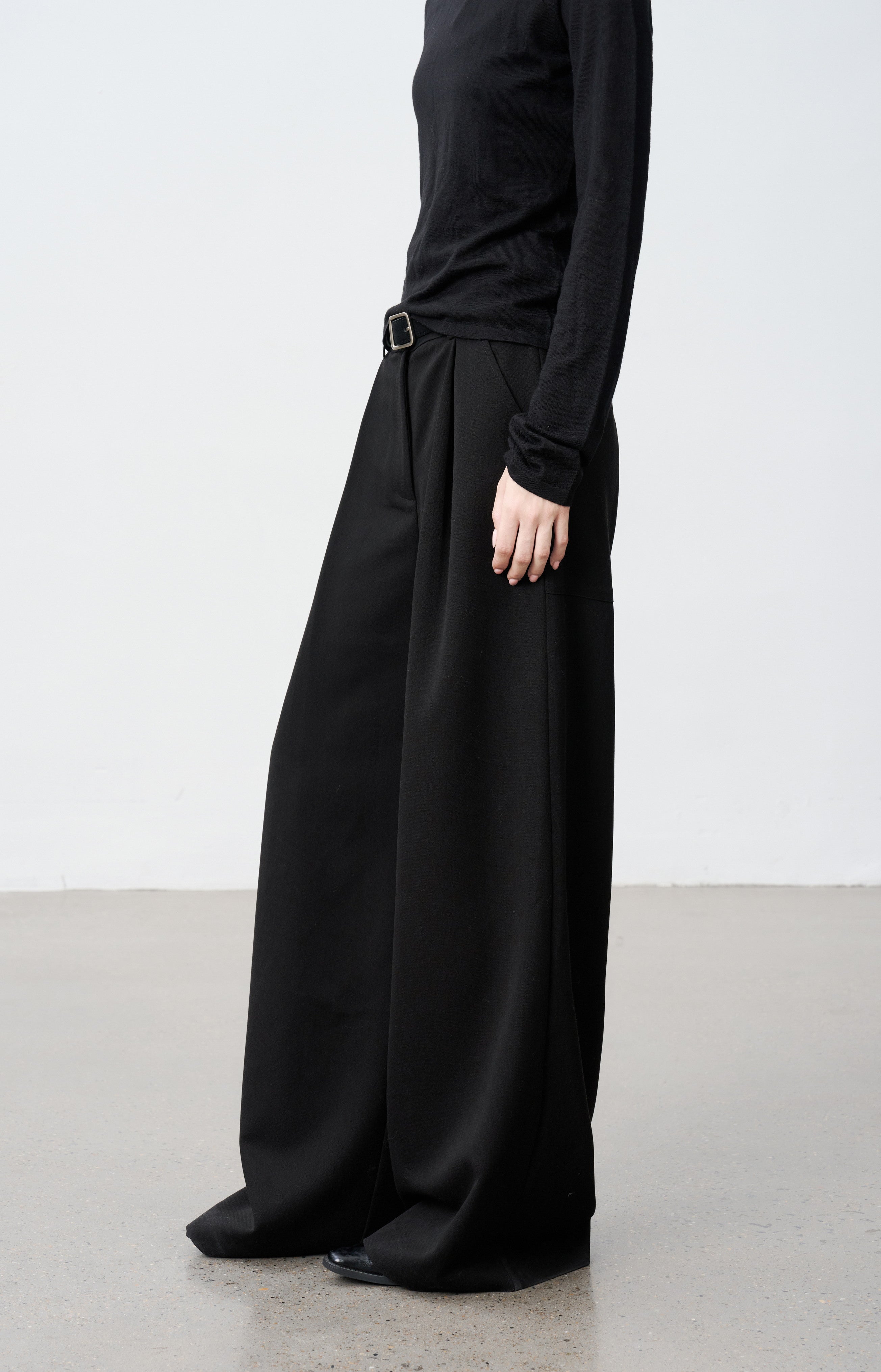 WIDE TUCK WARM SLACKS