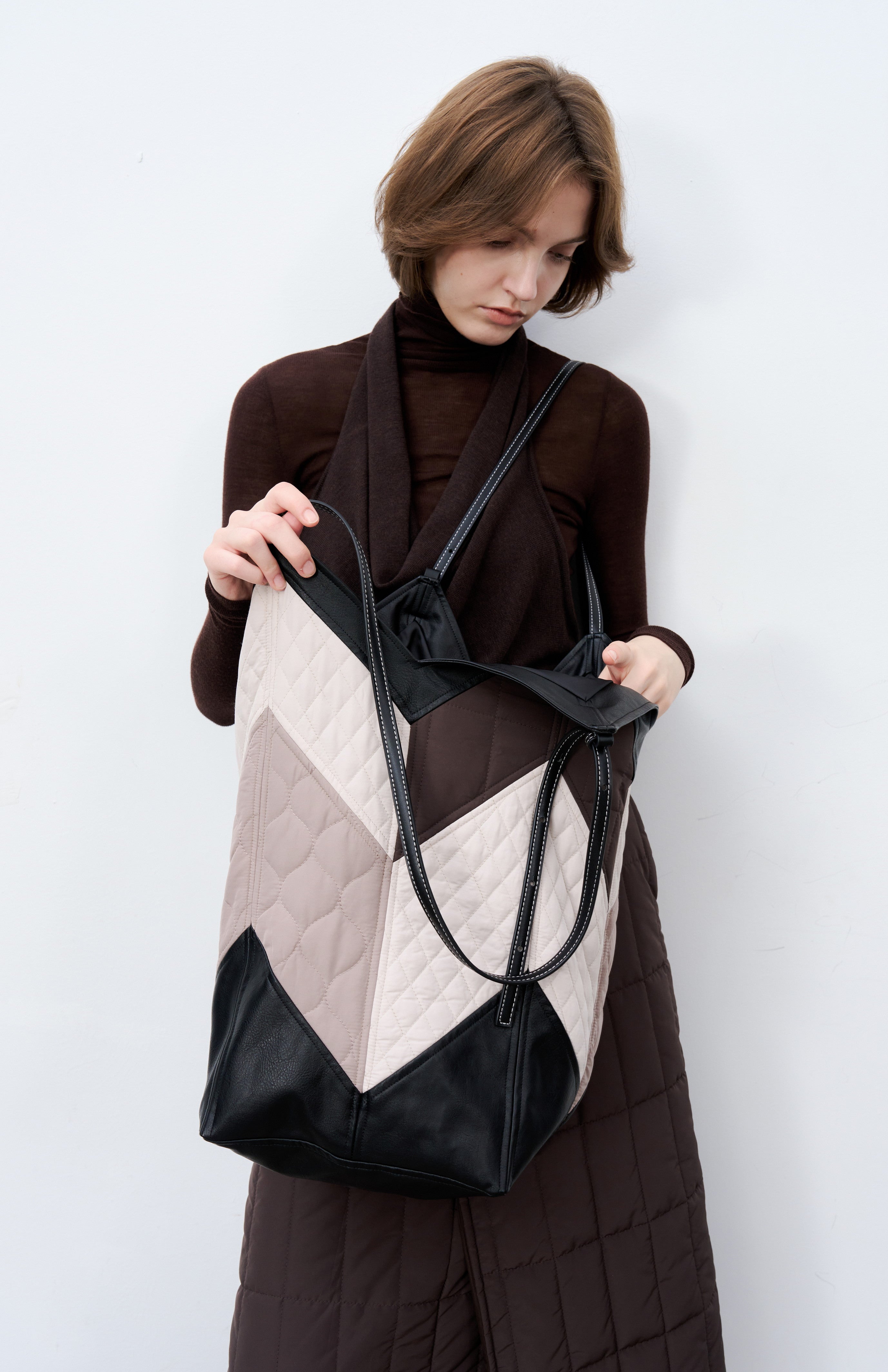 PATCHWORK COLOR QUILTED BAG