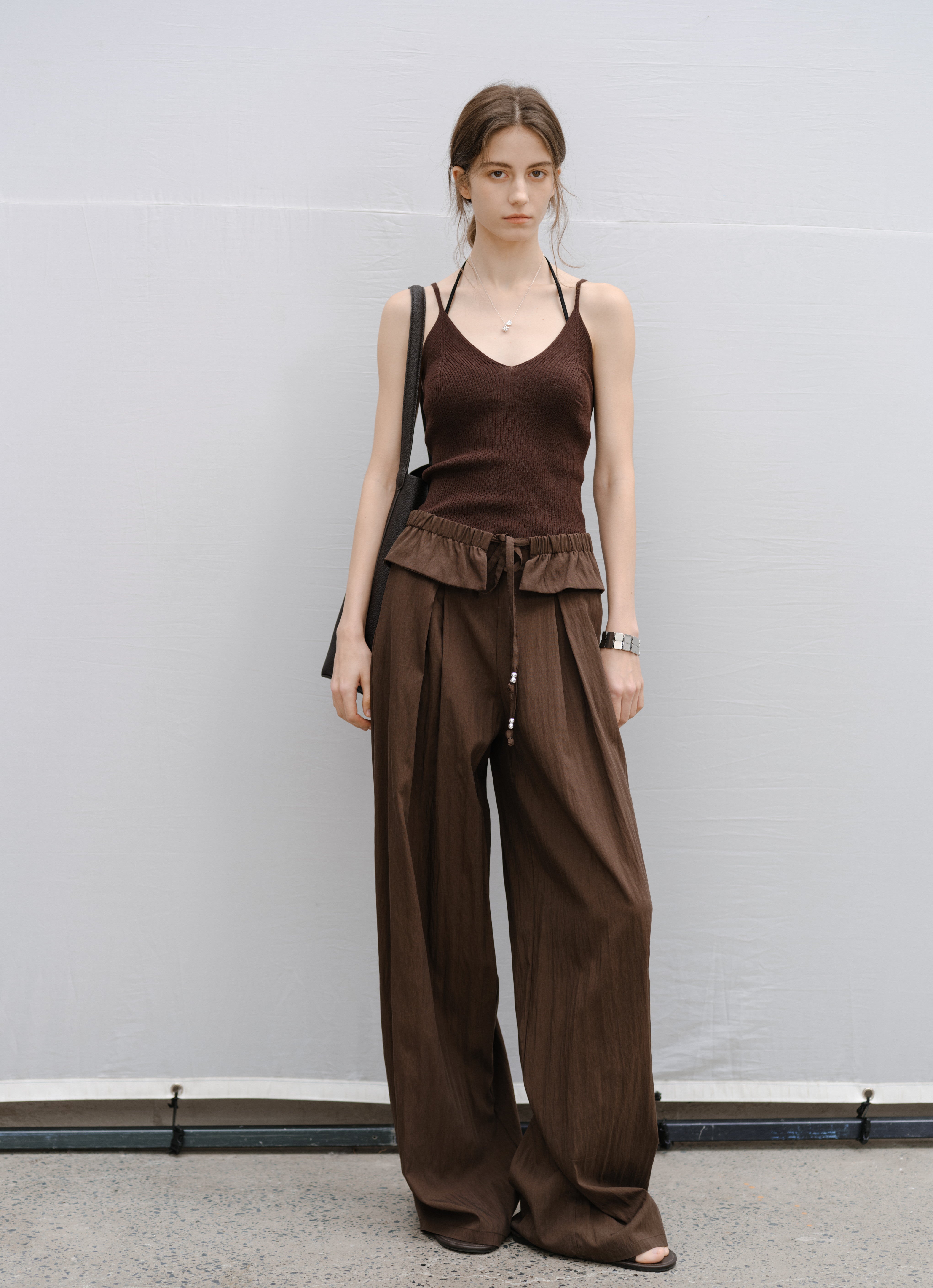 PLEATS WAIST DRAPE PANTS / 플리츠 웨스트 드레이프 팬츠