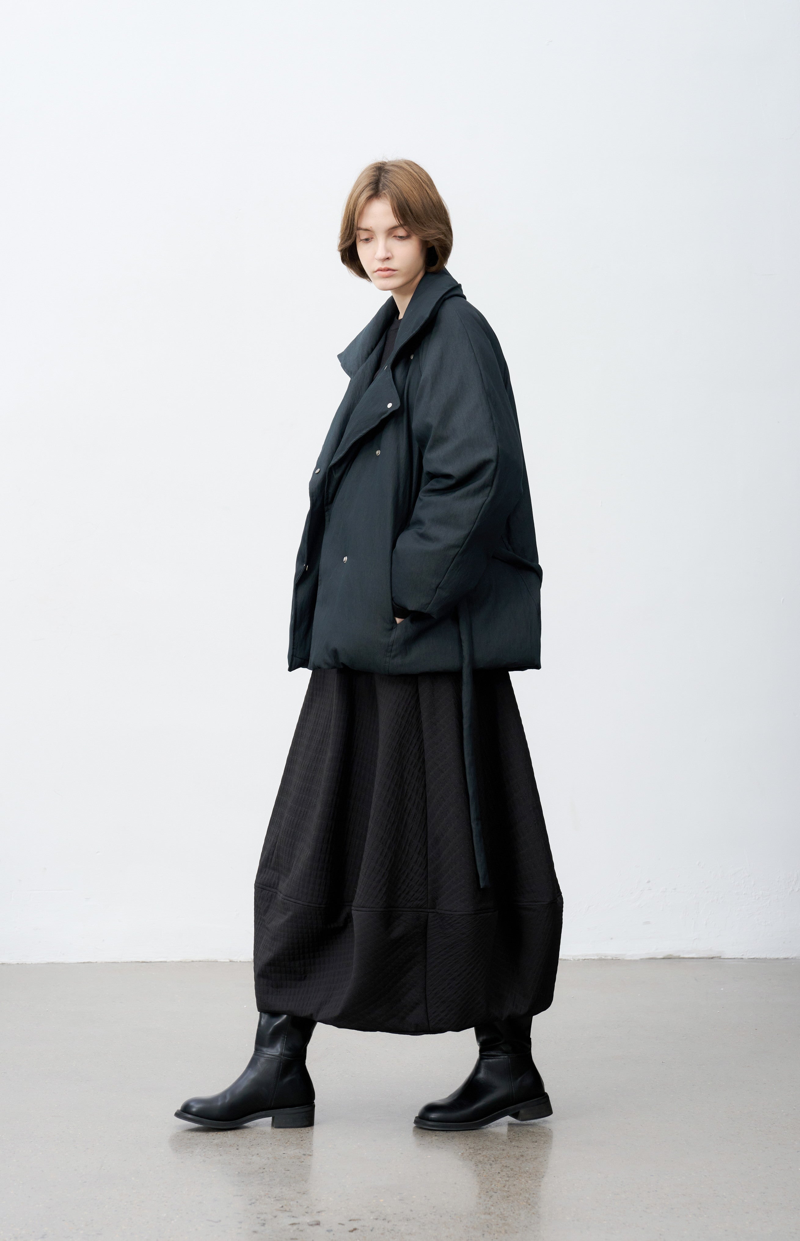 EDGE COLOR LAPEL DOWN / 엣지 컬러 라펠 다운