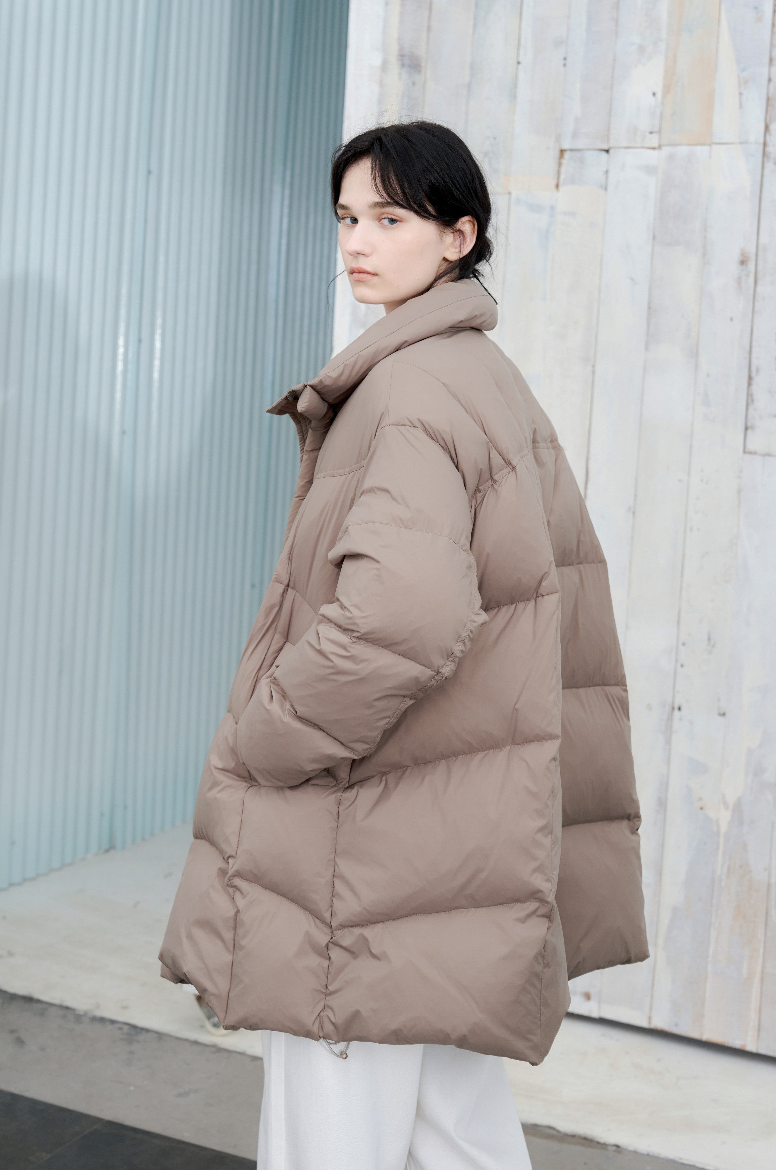 HOODED VOLUME MIDI DOWN