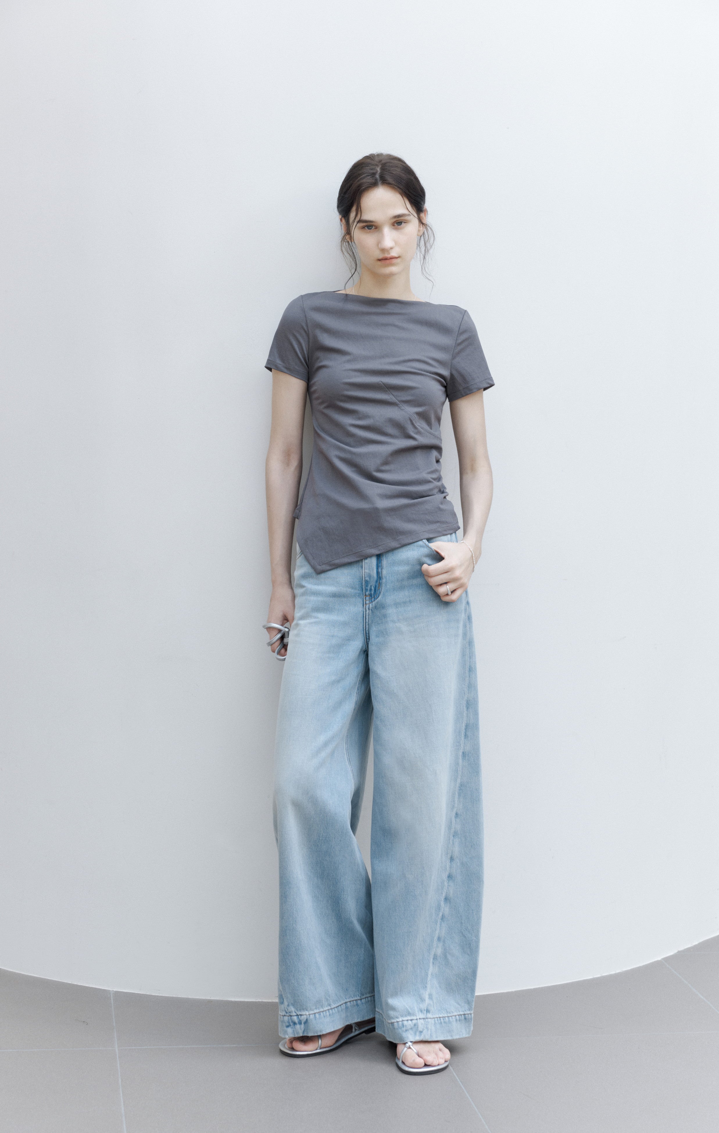 SIDE GATHERE SLIM T-SHIRT / サイドギャザースリムTシャツ