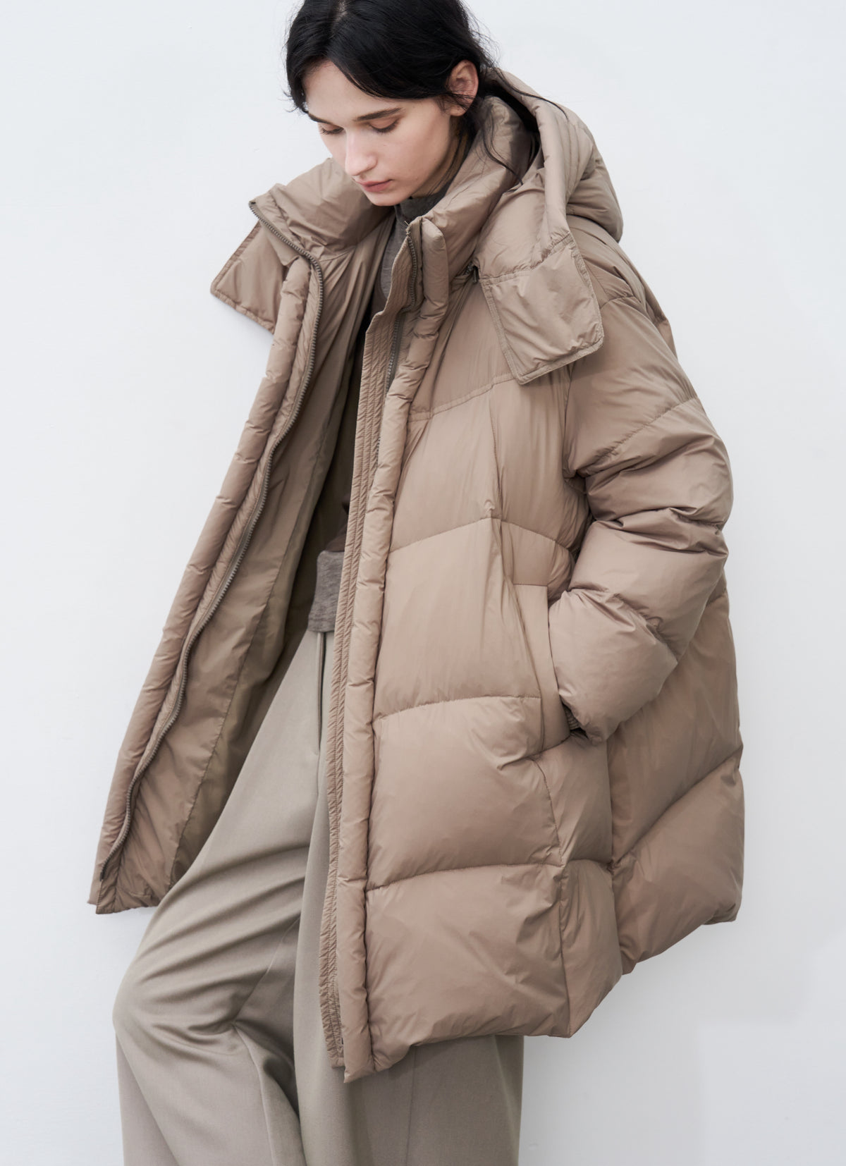 HOODED VOLUME MIDI DOWN