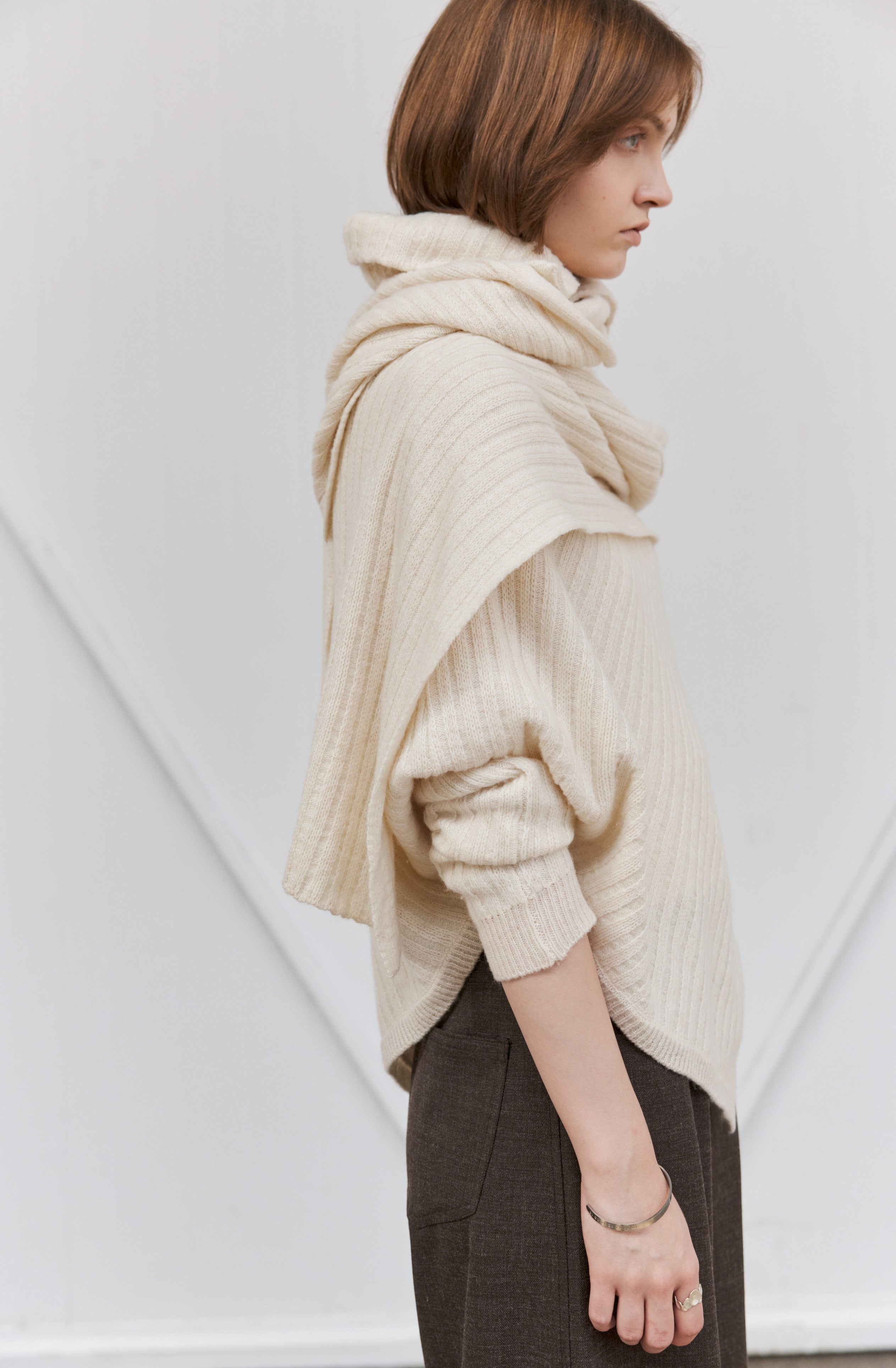 ASYMMETRIC TURTLE KNIT SCARF