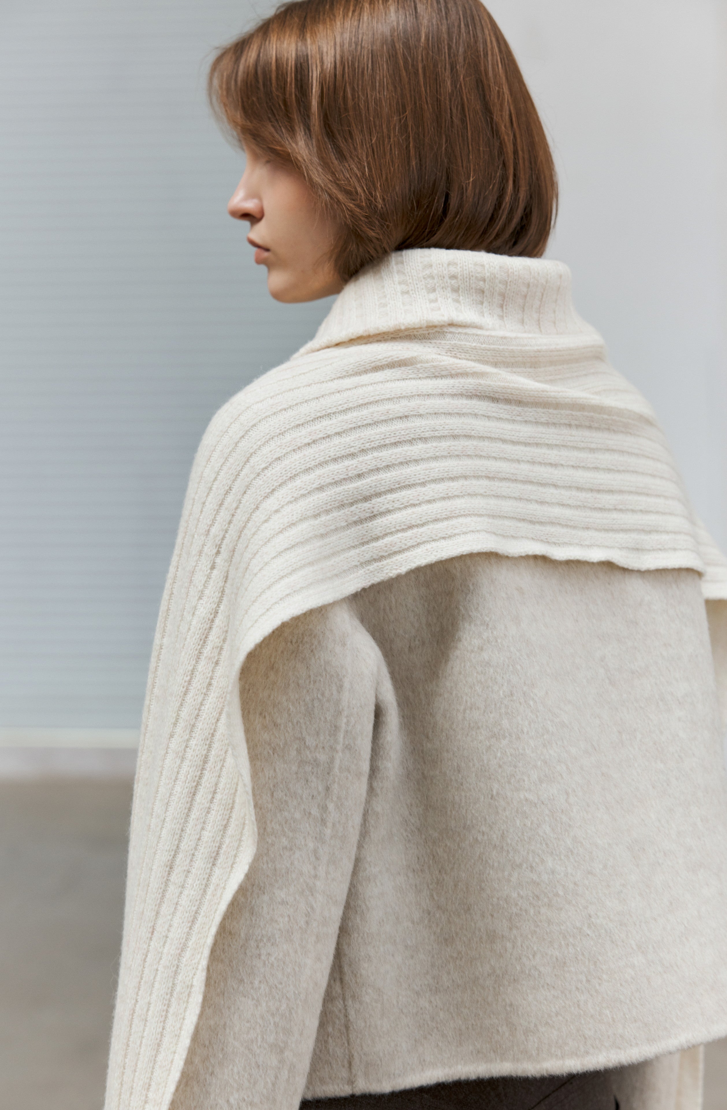 ASYMMETRIC TURTLE KNIT SCARF