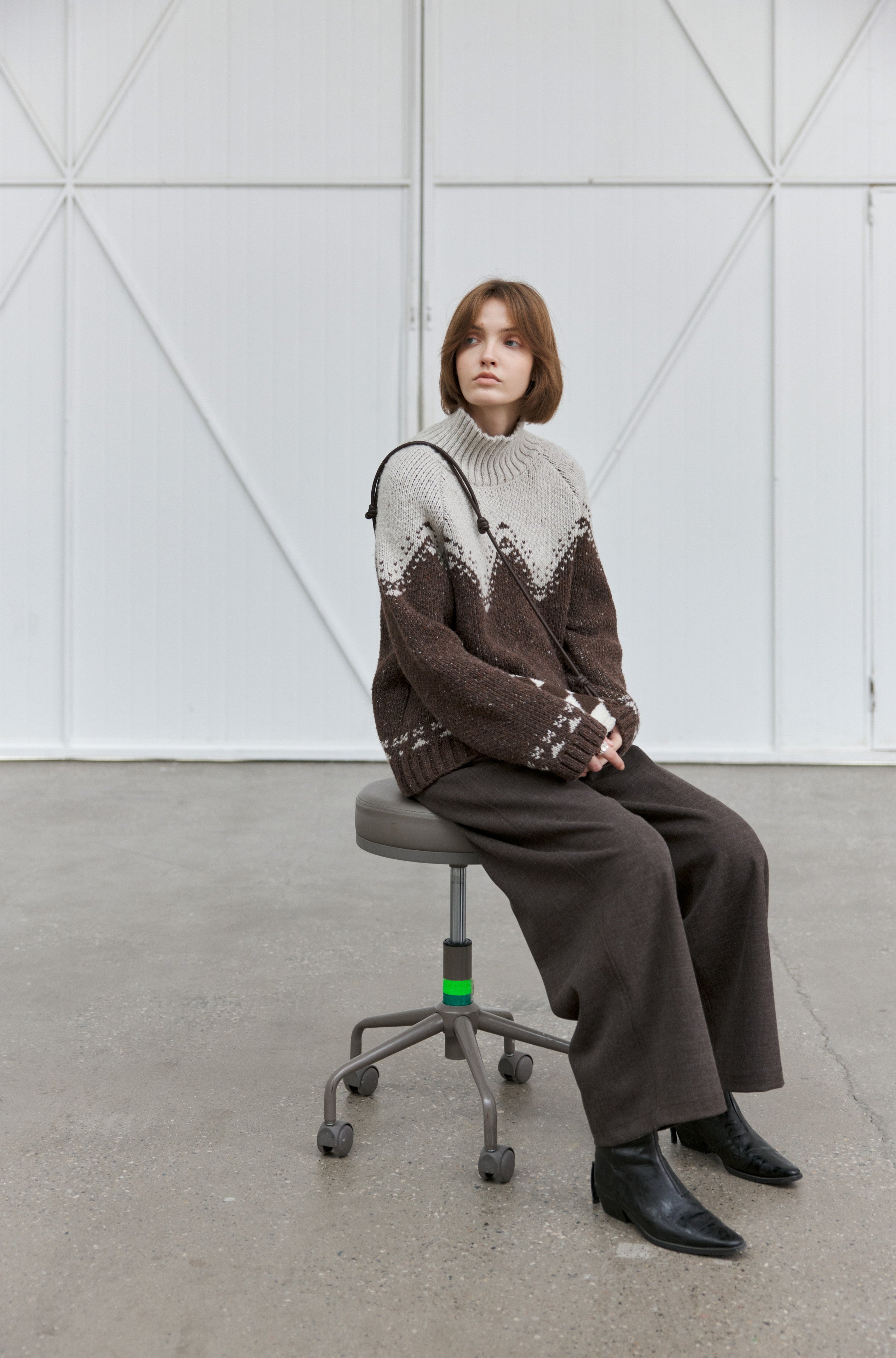 WARM COLOR CURVE PANTS / 웜 컬러 커브 팬츠