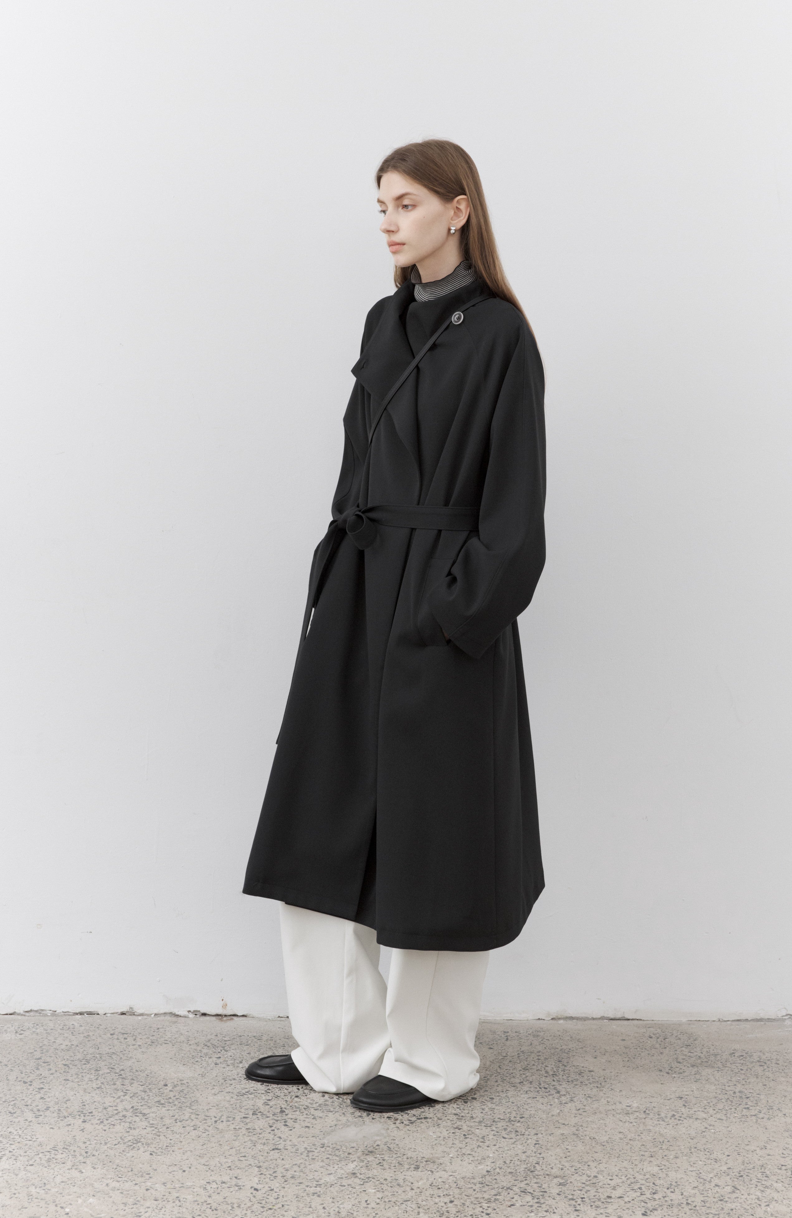 SMOOTH FLARE LAPEL TRENCH