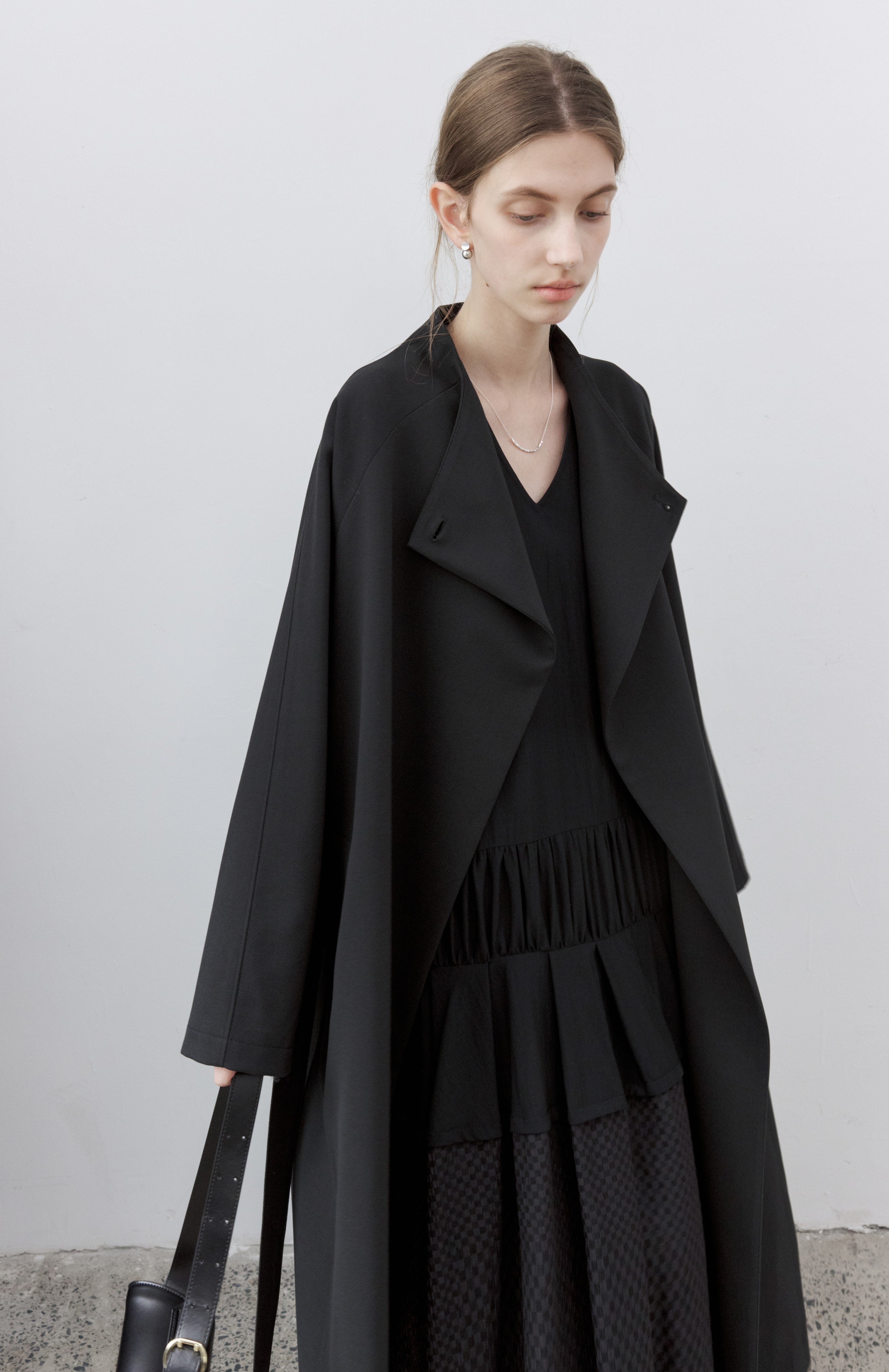 SMOOTH FLARE LAPEL TRENCH