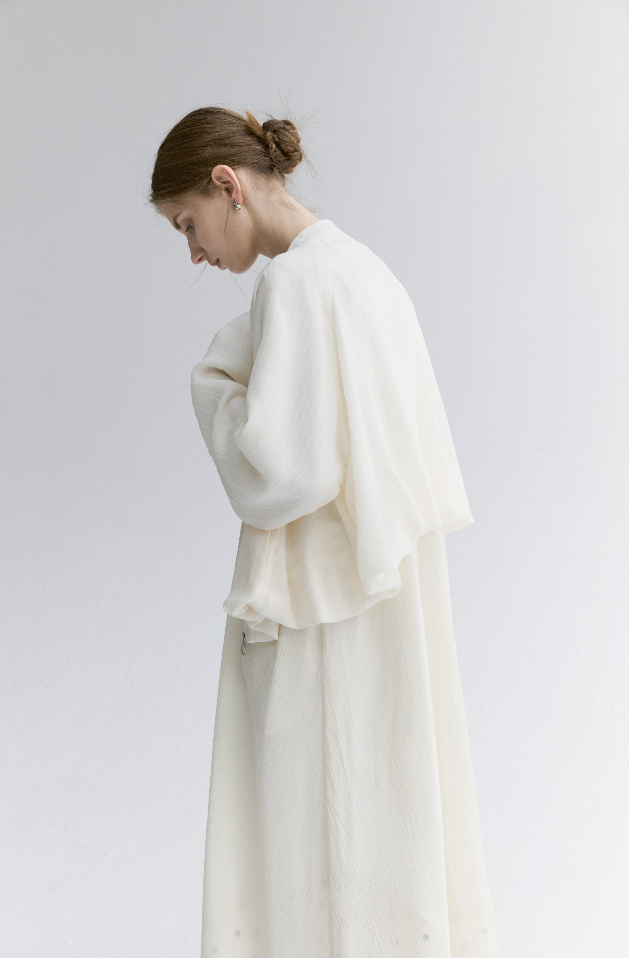 PUFF DRAPE SHORT BLOUSON / 퍼프 드레이프 쇼트 블루존