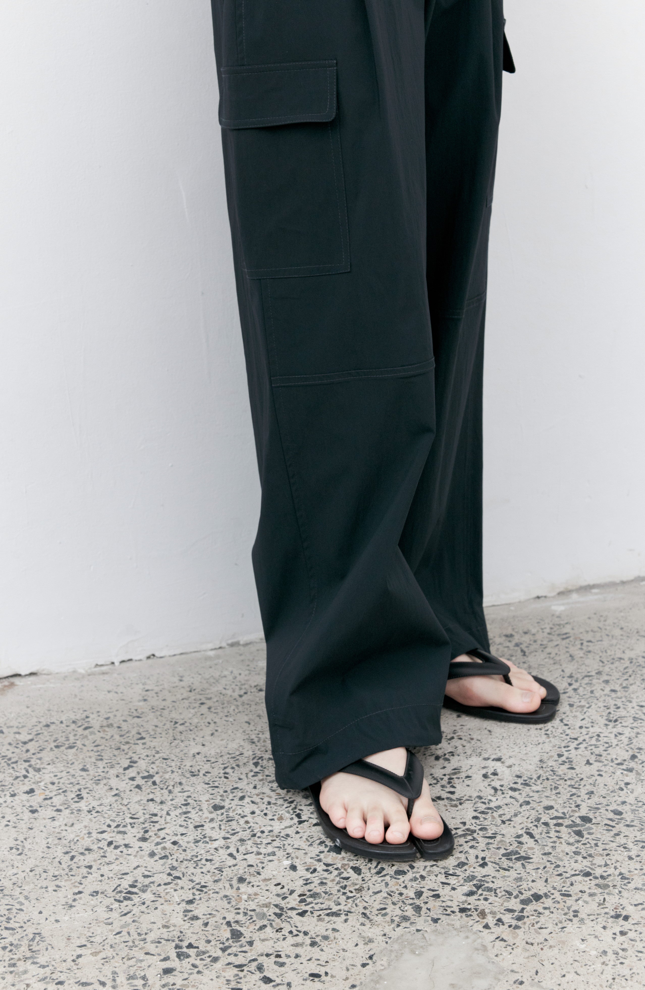 WIDE TUCK CARGO PANTS / 와이드 탁 카고 팬츠