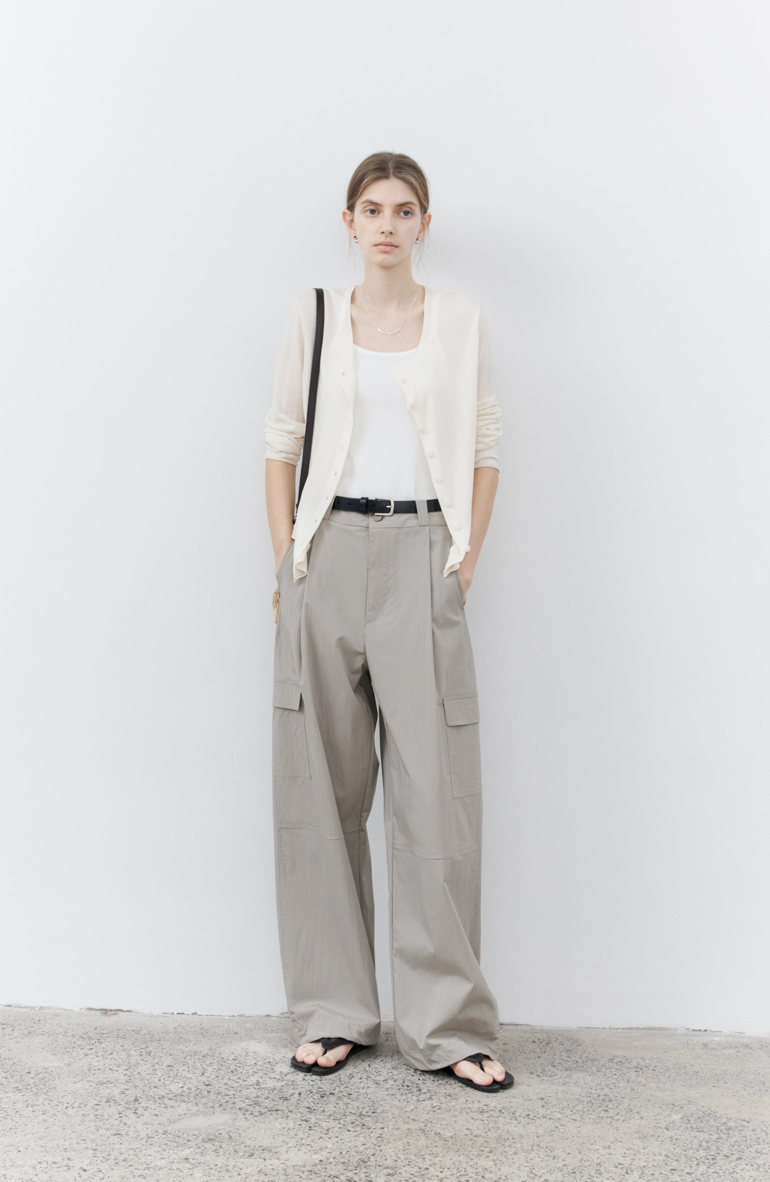 WIDE TUCK CARGO PANTS / 와이드 탁 카고 팬츠
