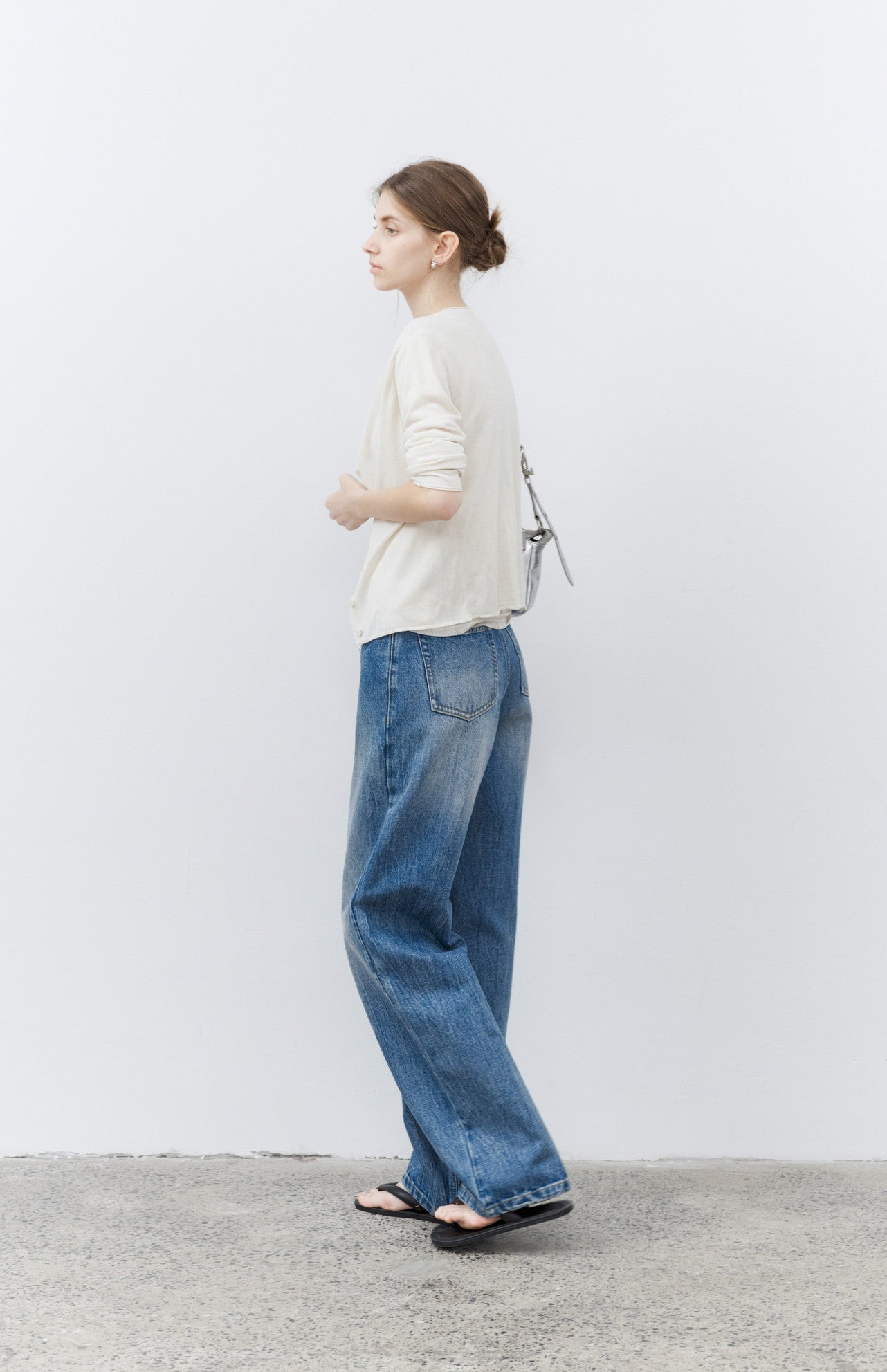NATURAL LIGHT CARDIGAN / 내츄럴 라이트 가디건