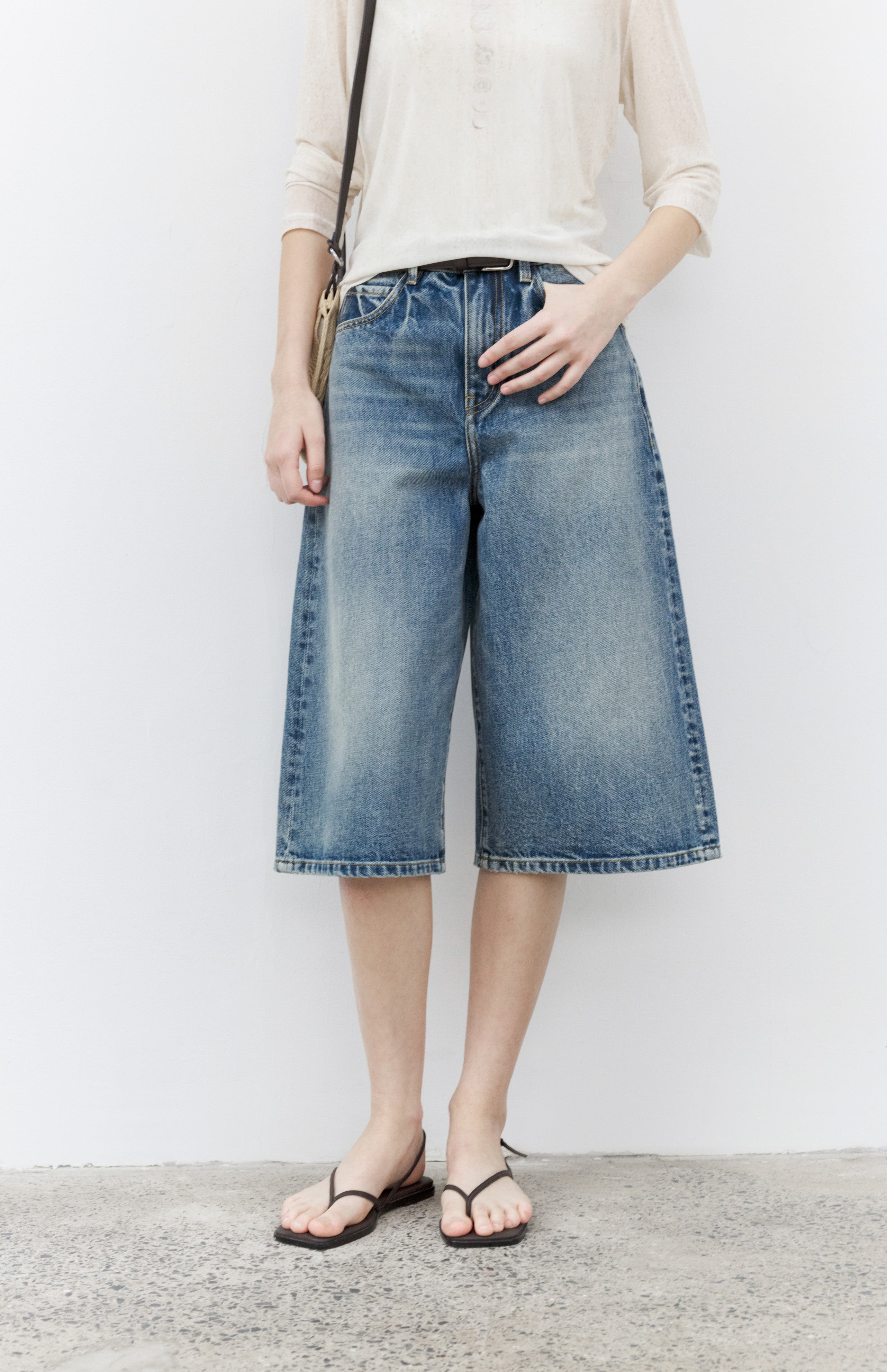 WIDE DENIM HALF PANTS