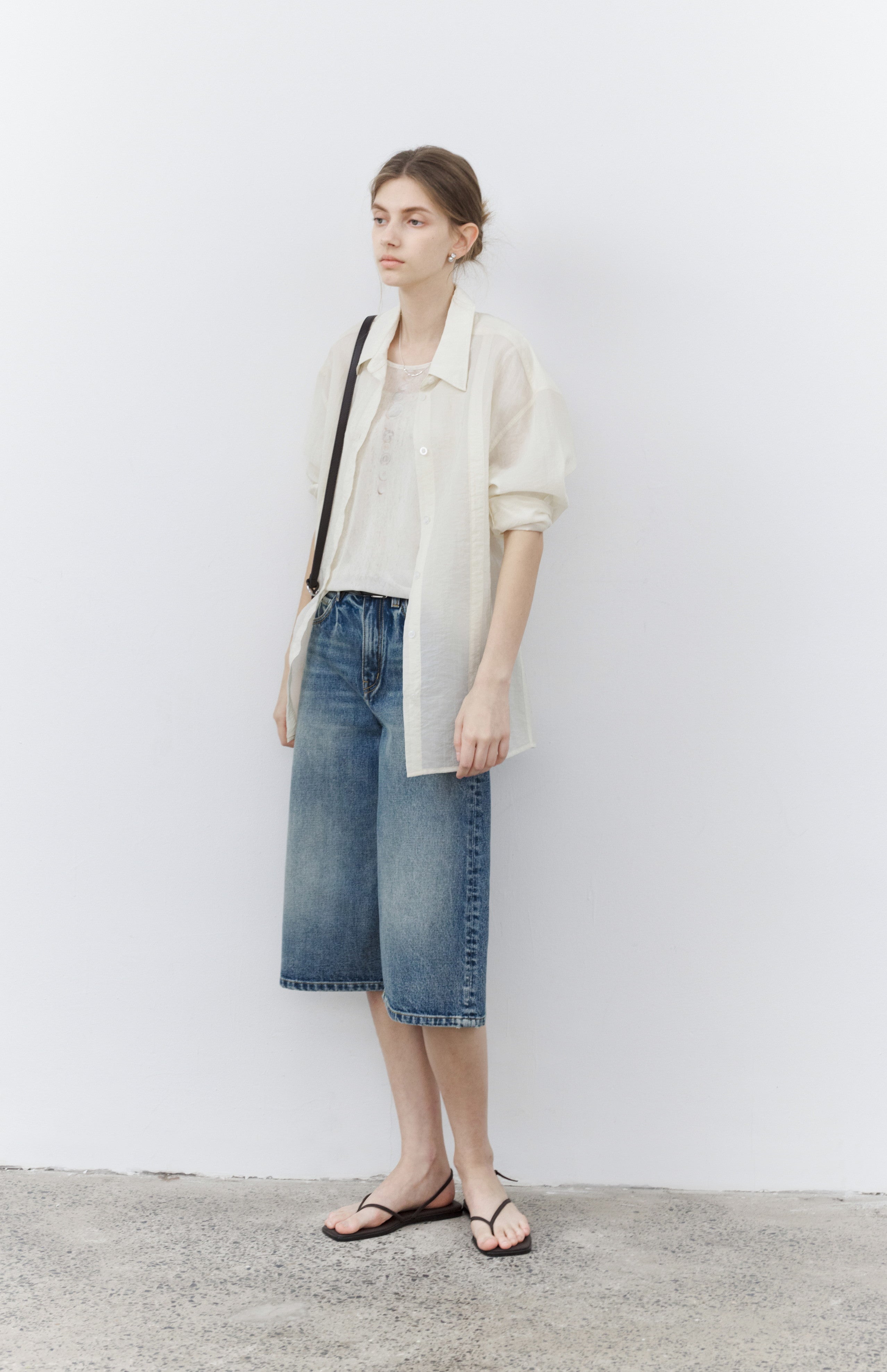 WIDE DENIM HALF PANTS