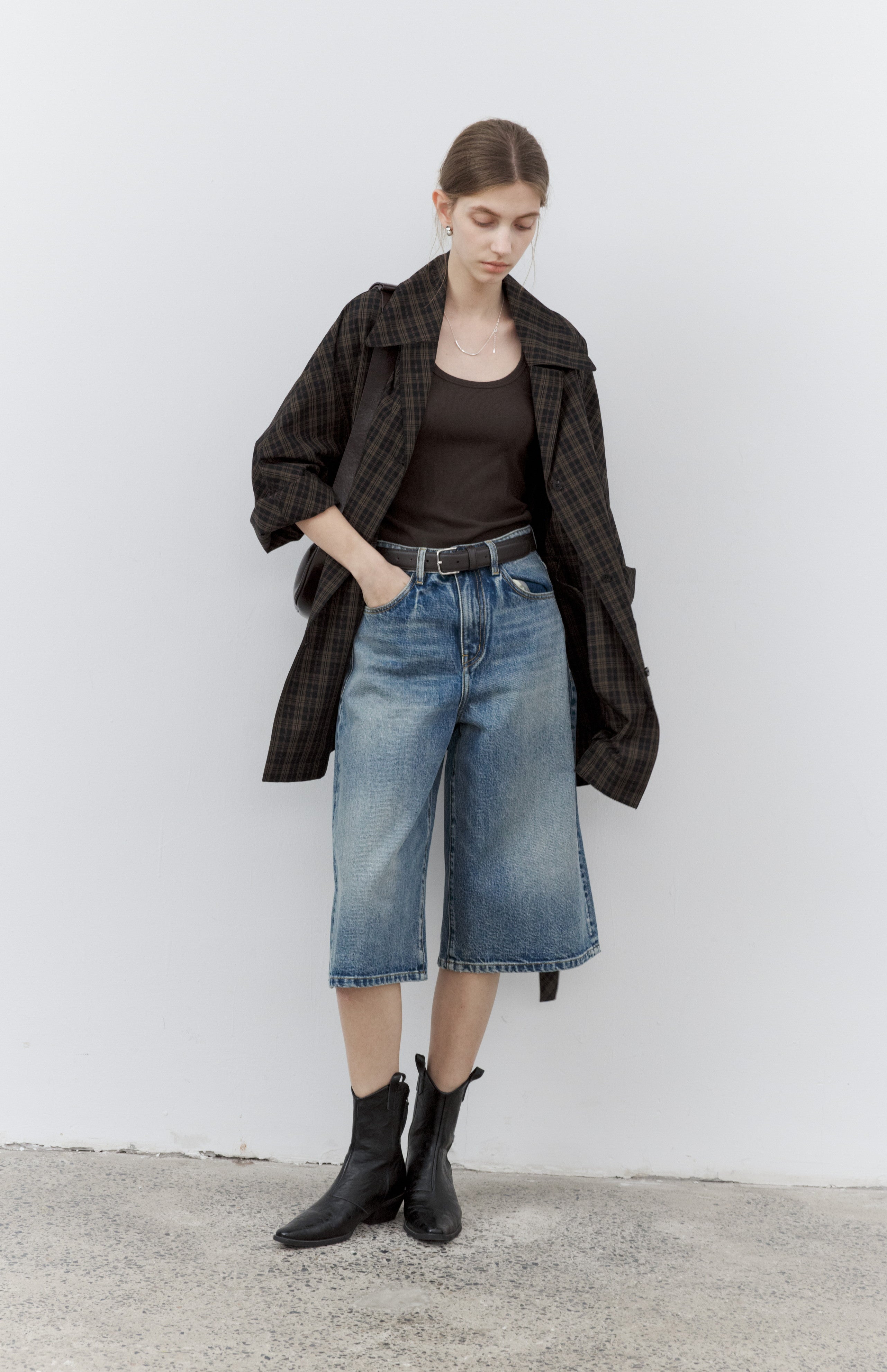 WIDE DENIM HALF PANTS