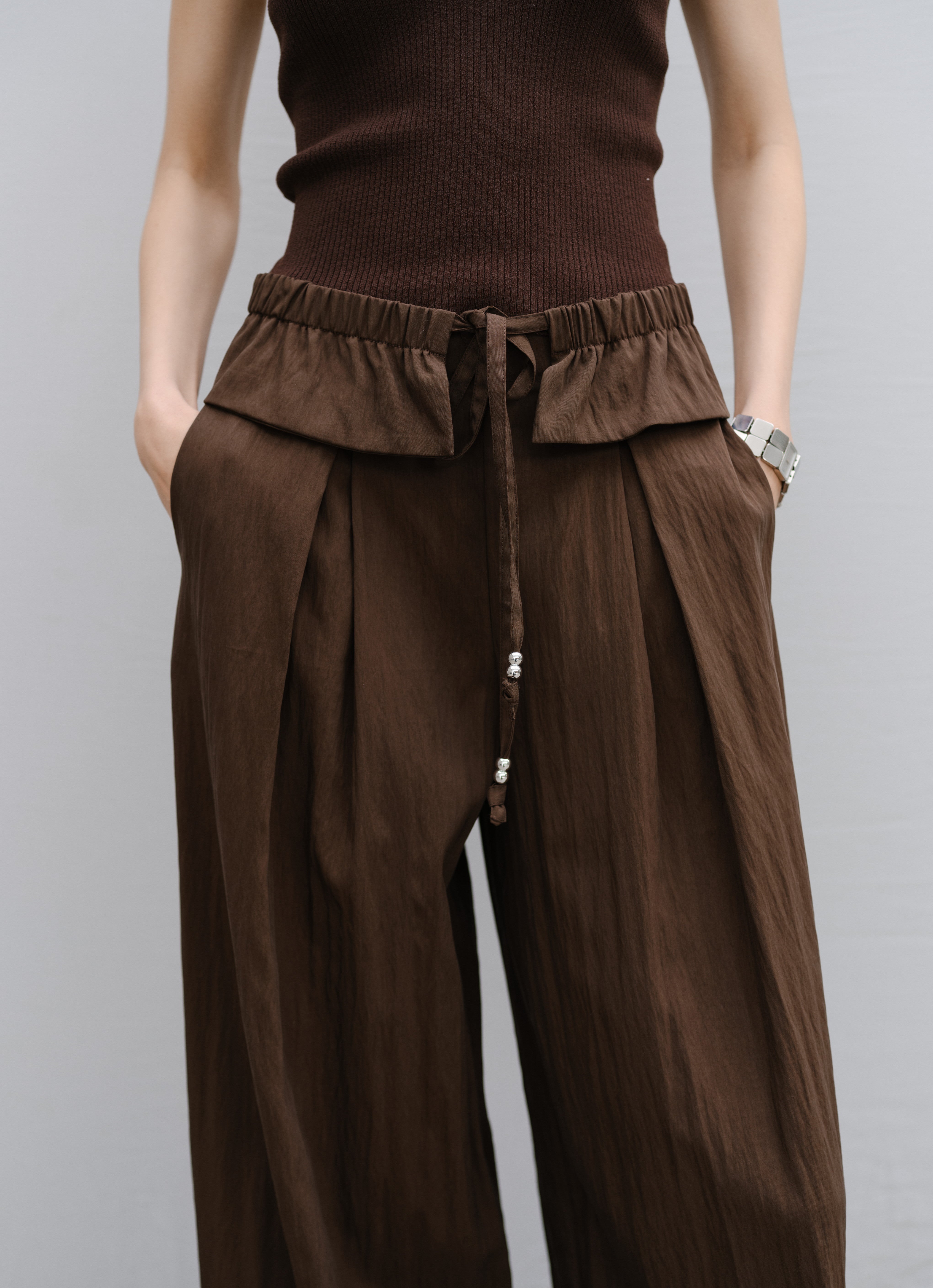 PLEATS WAIST DRAPE PANTS / 플리츠 웨스트 드레이프 팬츠
