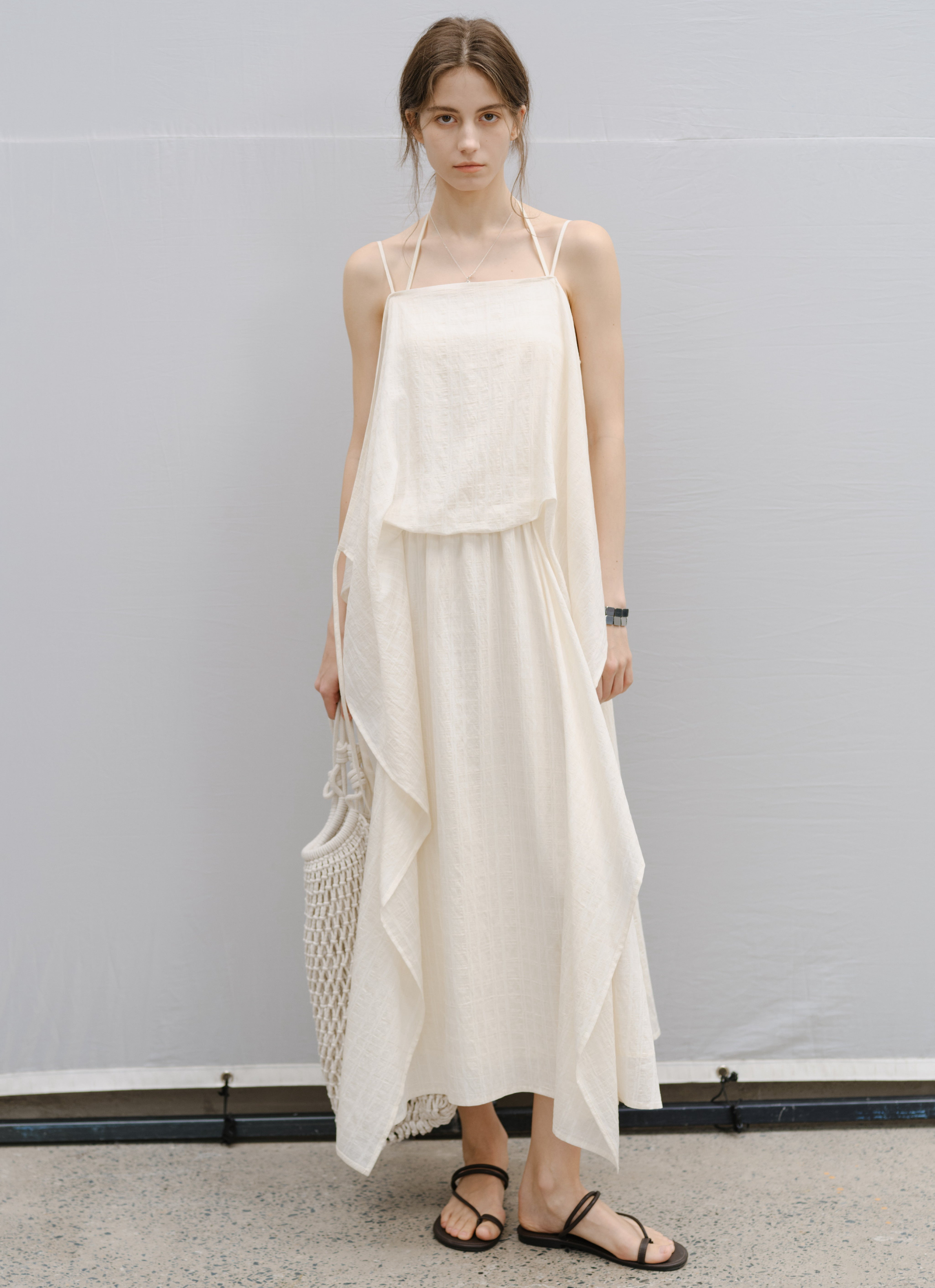 NUANCE DRAPE FLARE DRESS / ニュアンスドレープフレアワンピース