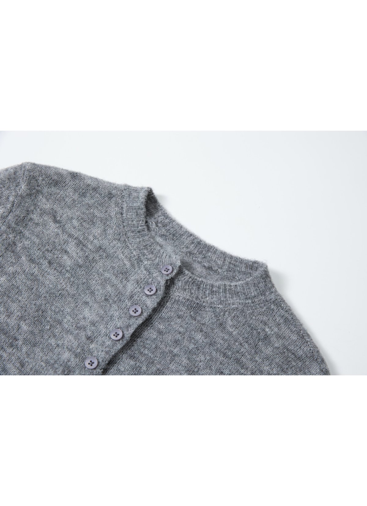 MULTI BUTTON COLOR SWEATER