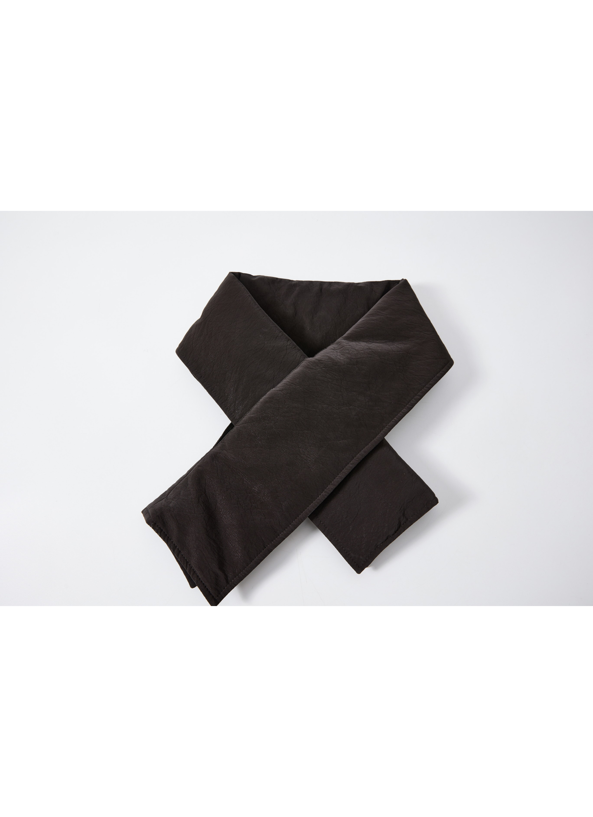 MATTE LEATHER SCARF DOWN