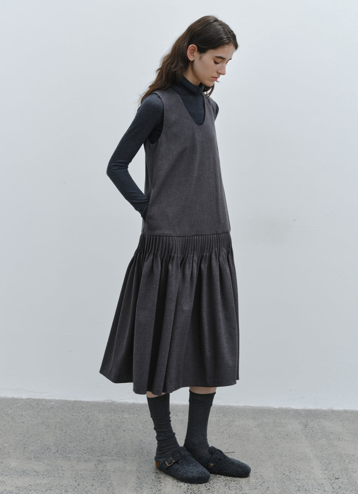 PLEATS LINE KNIT DRESS