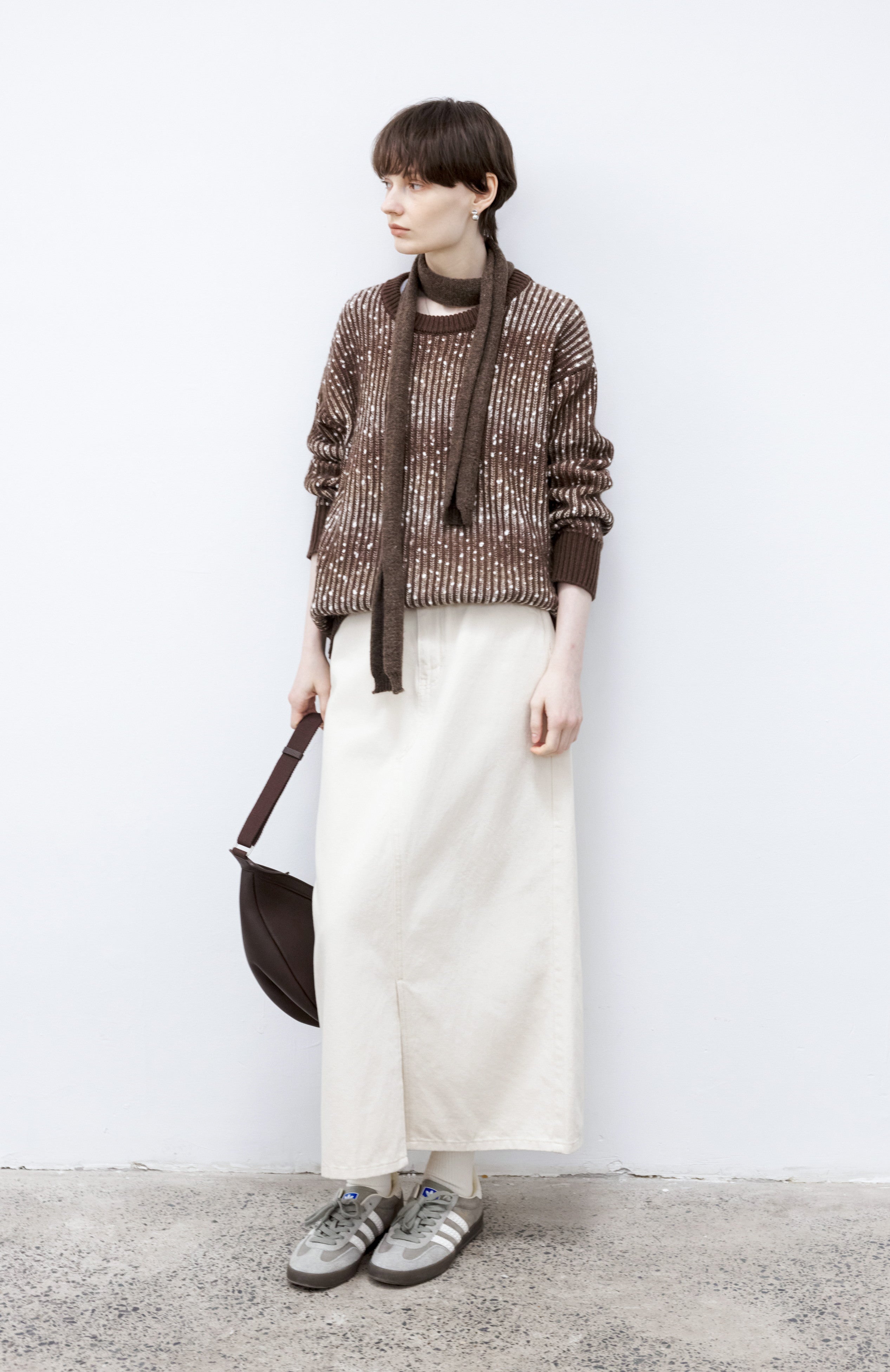 SNOW DOT BROWN SWEATER