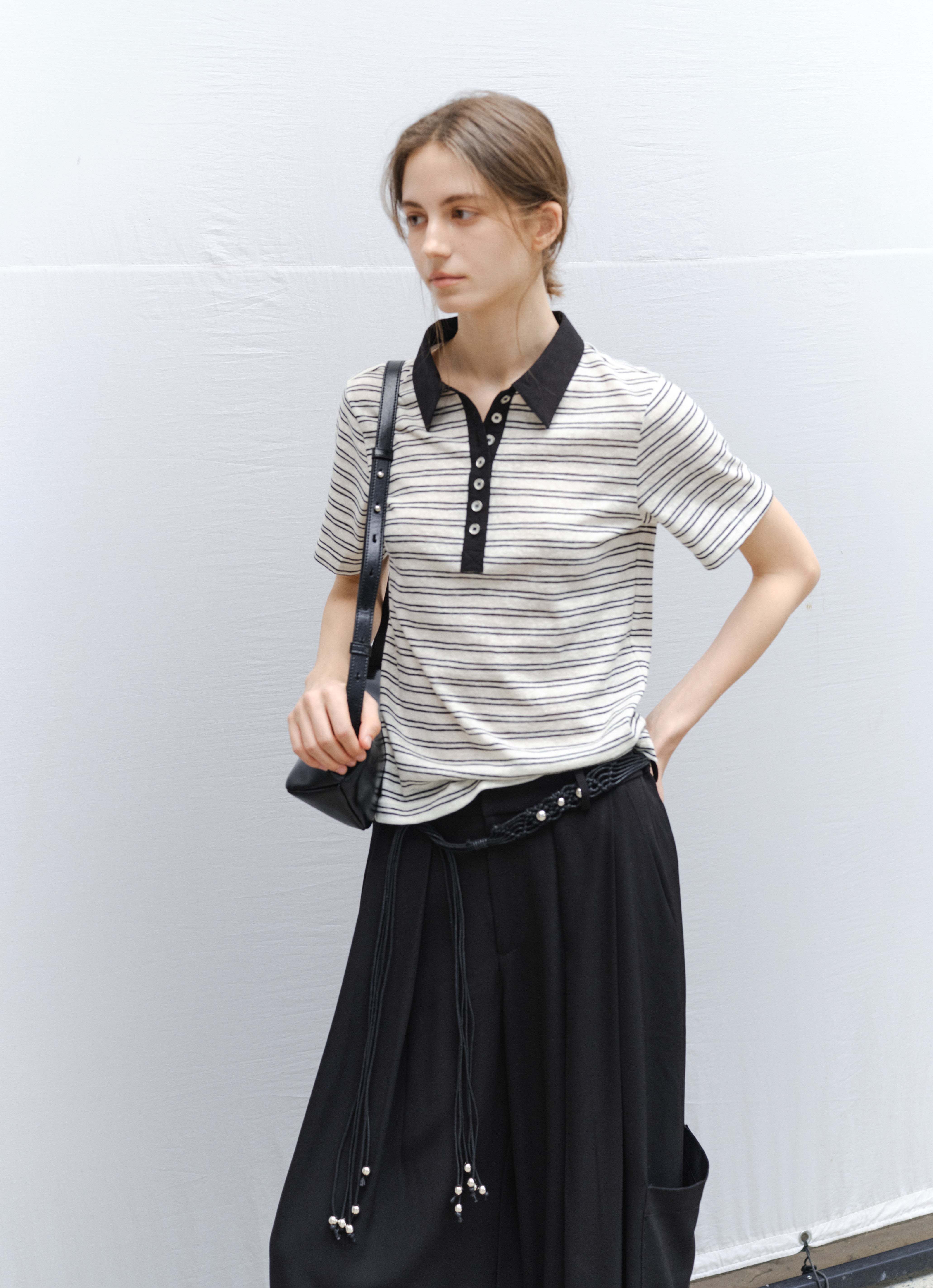 LINEAR BUTTON STRIPE TEE