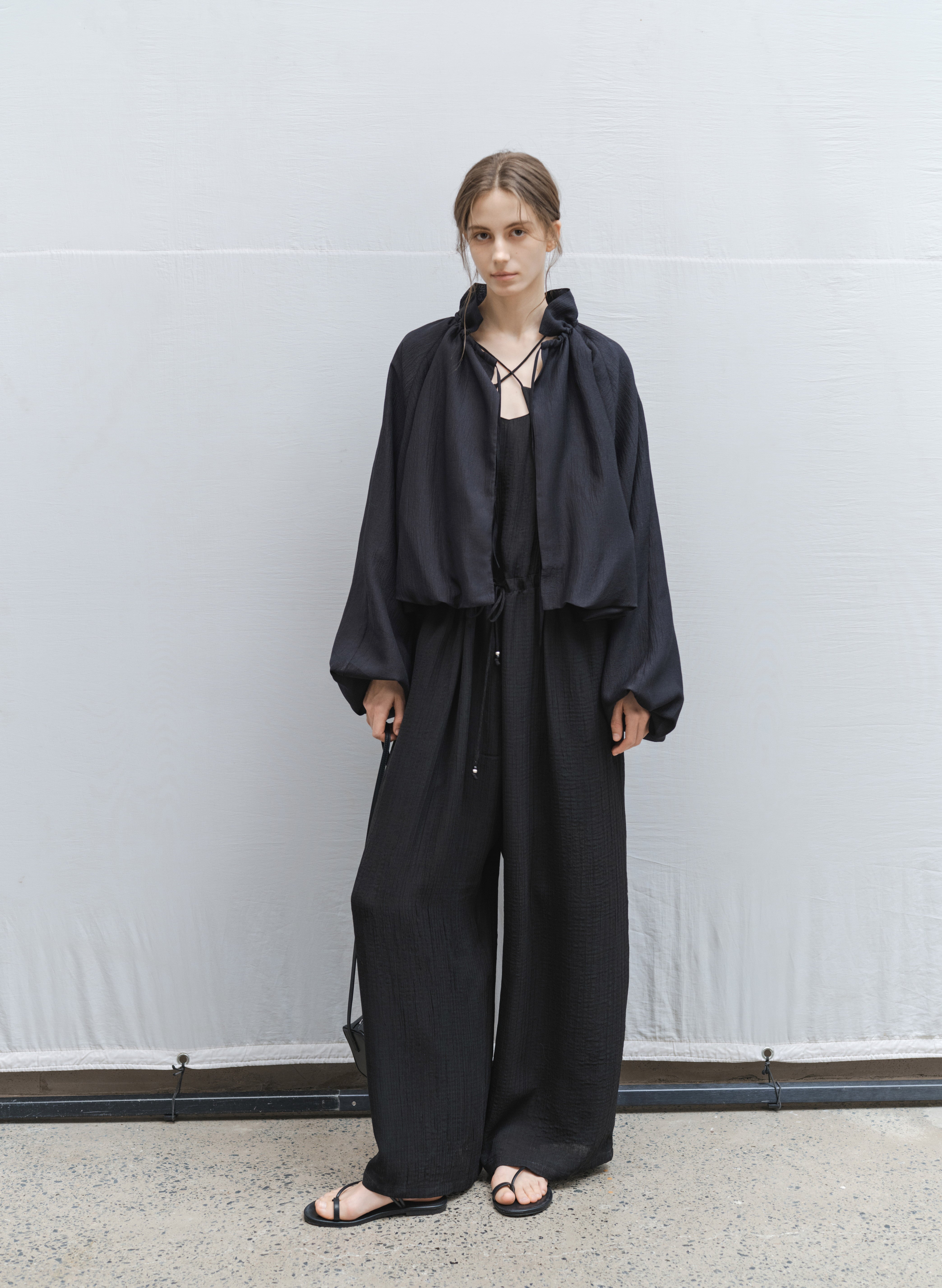 STRING NECK DRAPE BLOUSON / ストリングネックドレープブルゾン