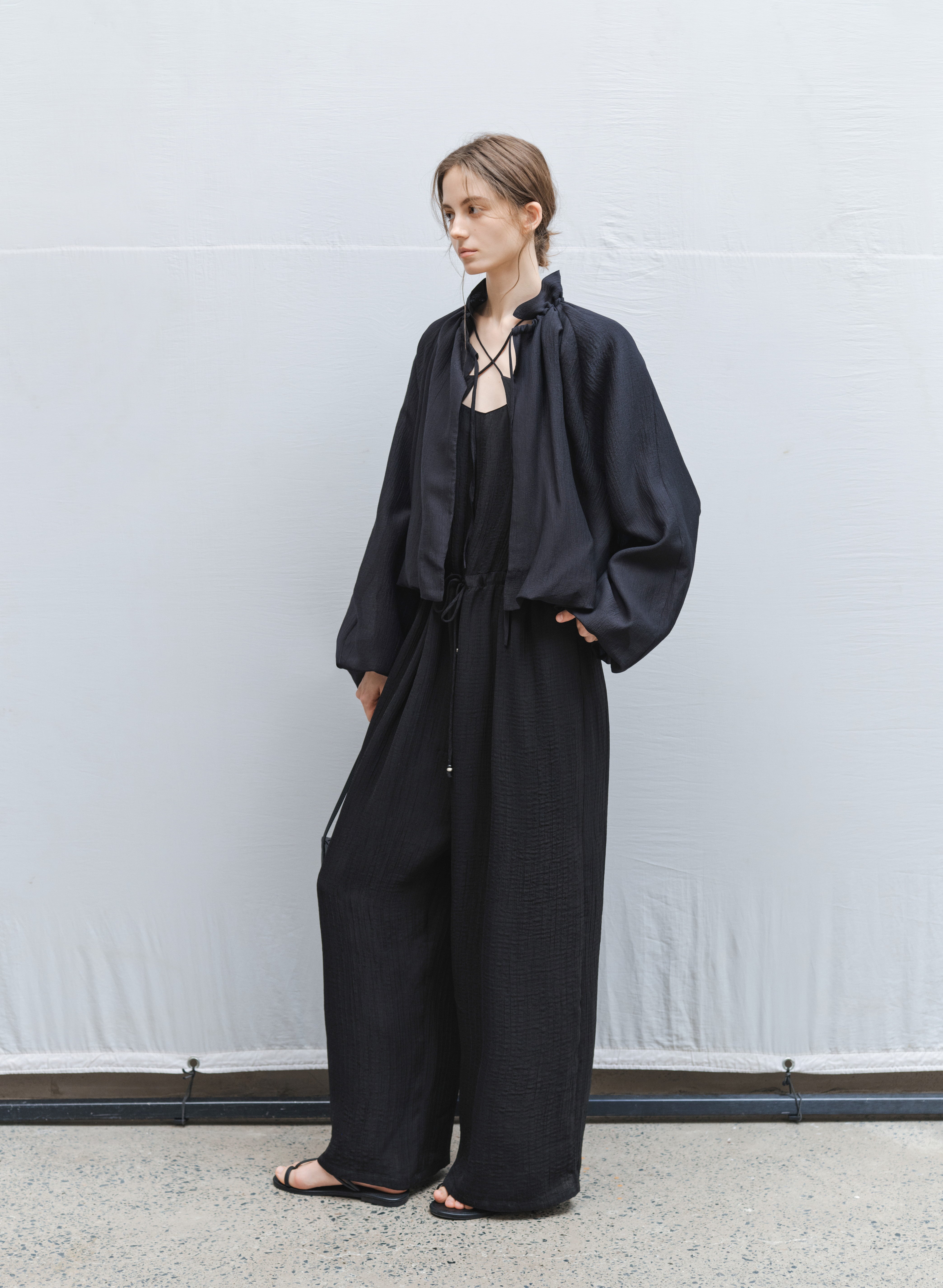 STRING NECK DRAPE BLOUSON