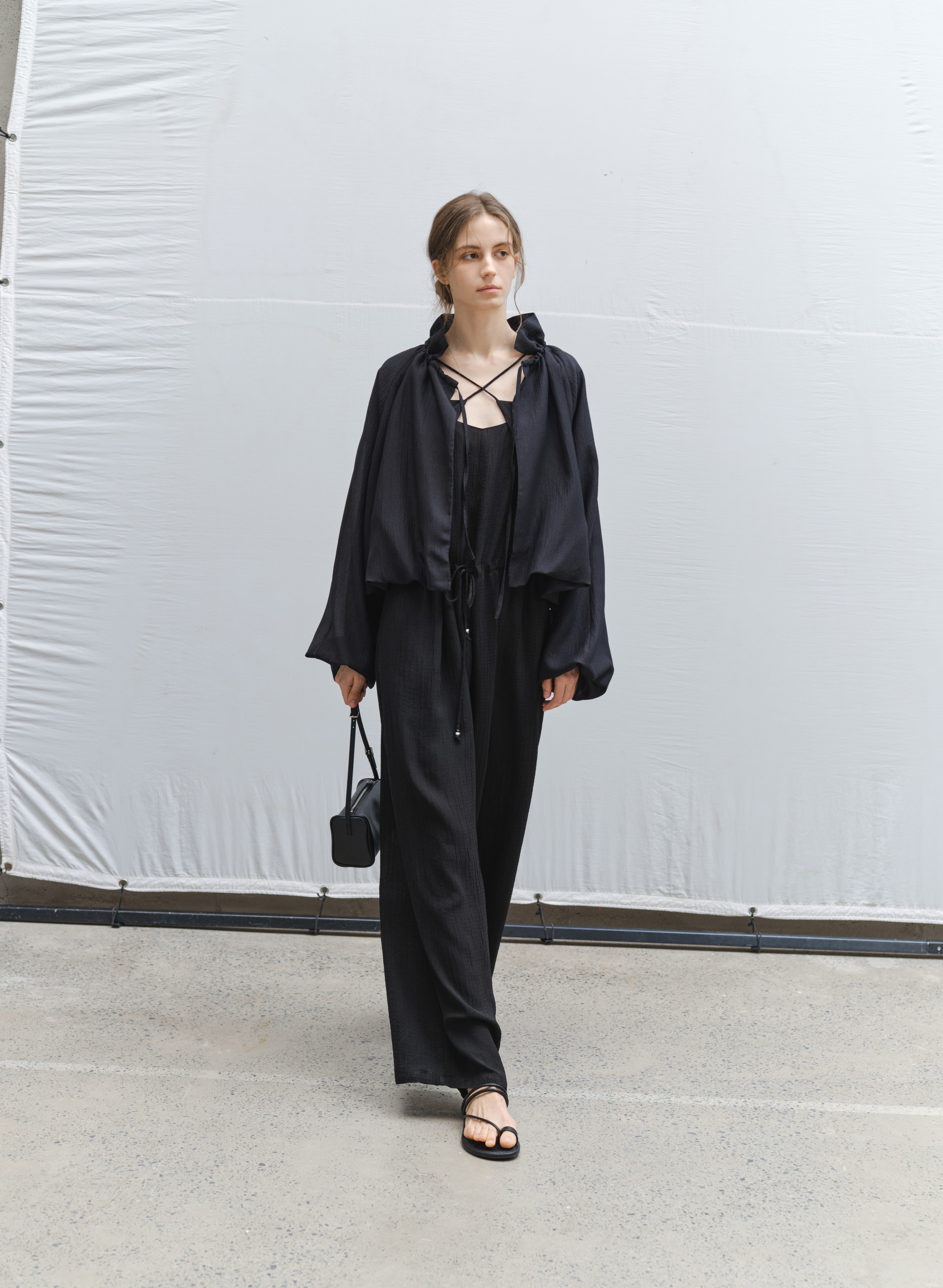 STRING NECK DRAPE BLOUSON