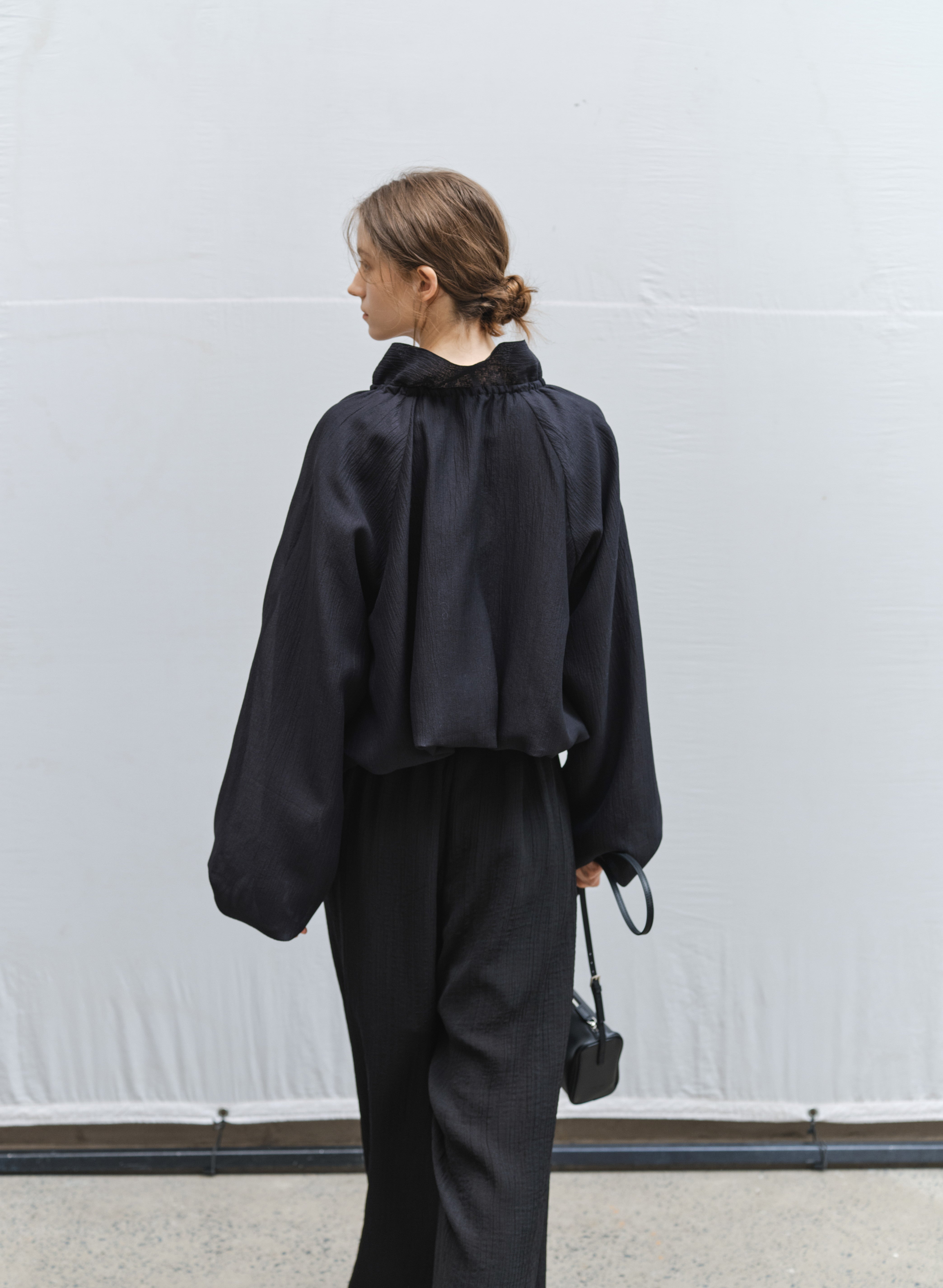 STRING NECK DRAPE BLOUSON / ストリングネックドレープブルゾン