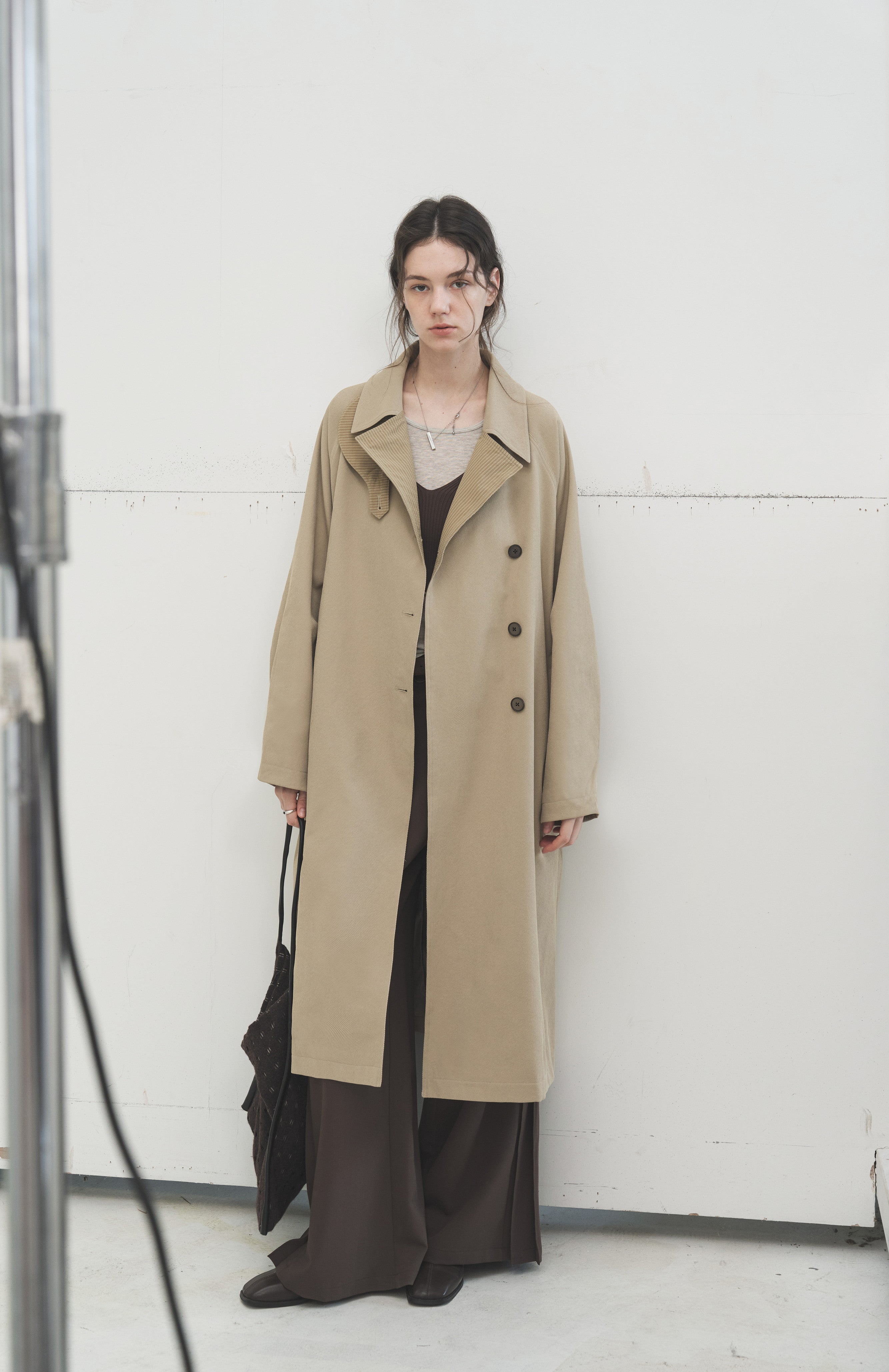 ACCENT STRIPE NECK TRENCH
